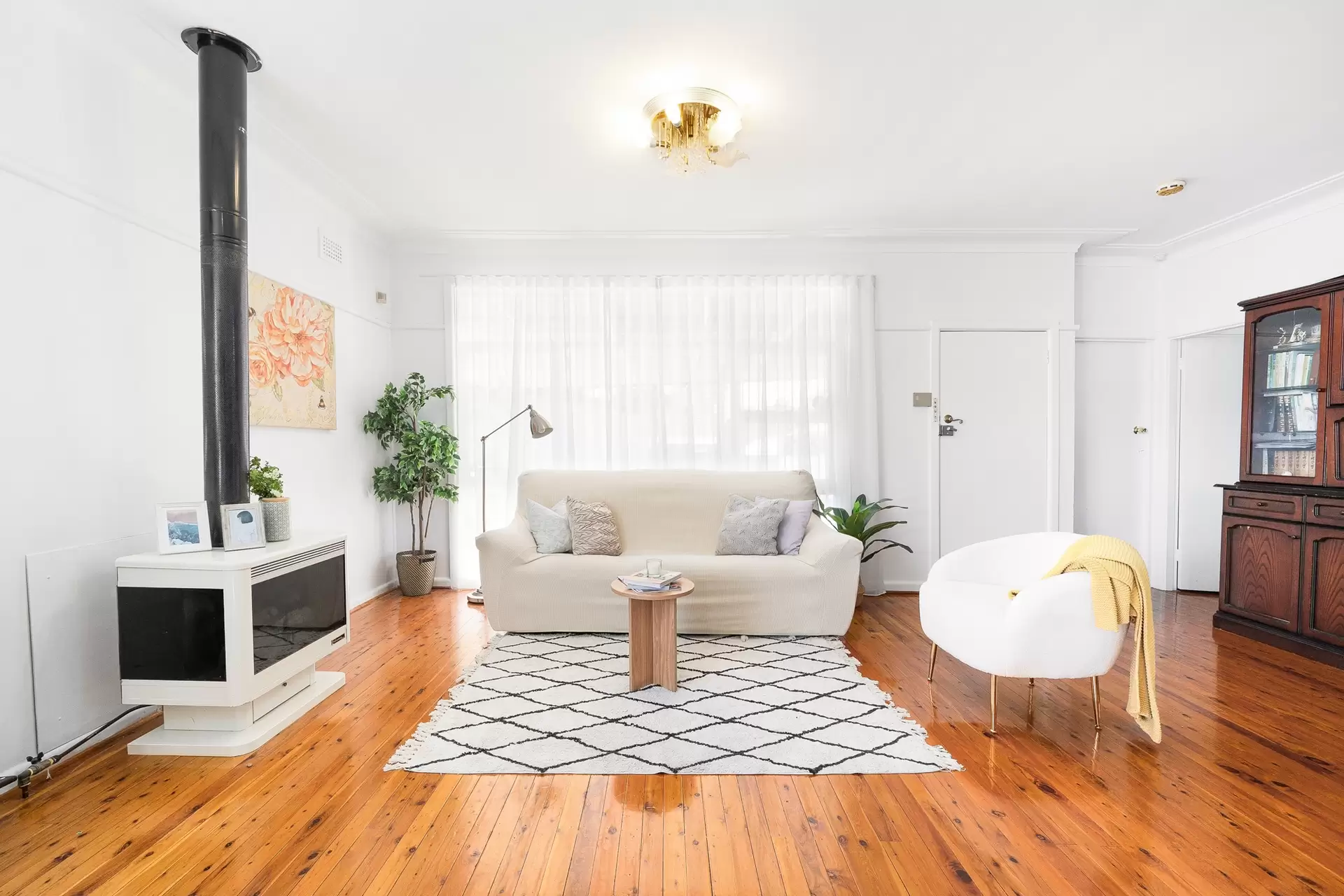 28 First Avenue, Belfield Sold by Richard Matthews Real Estate - image 2