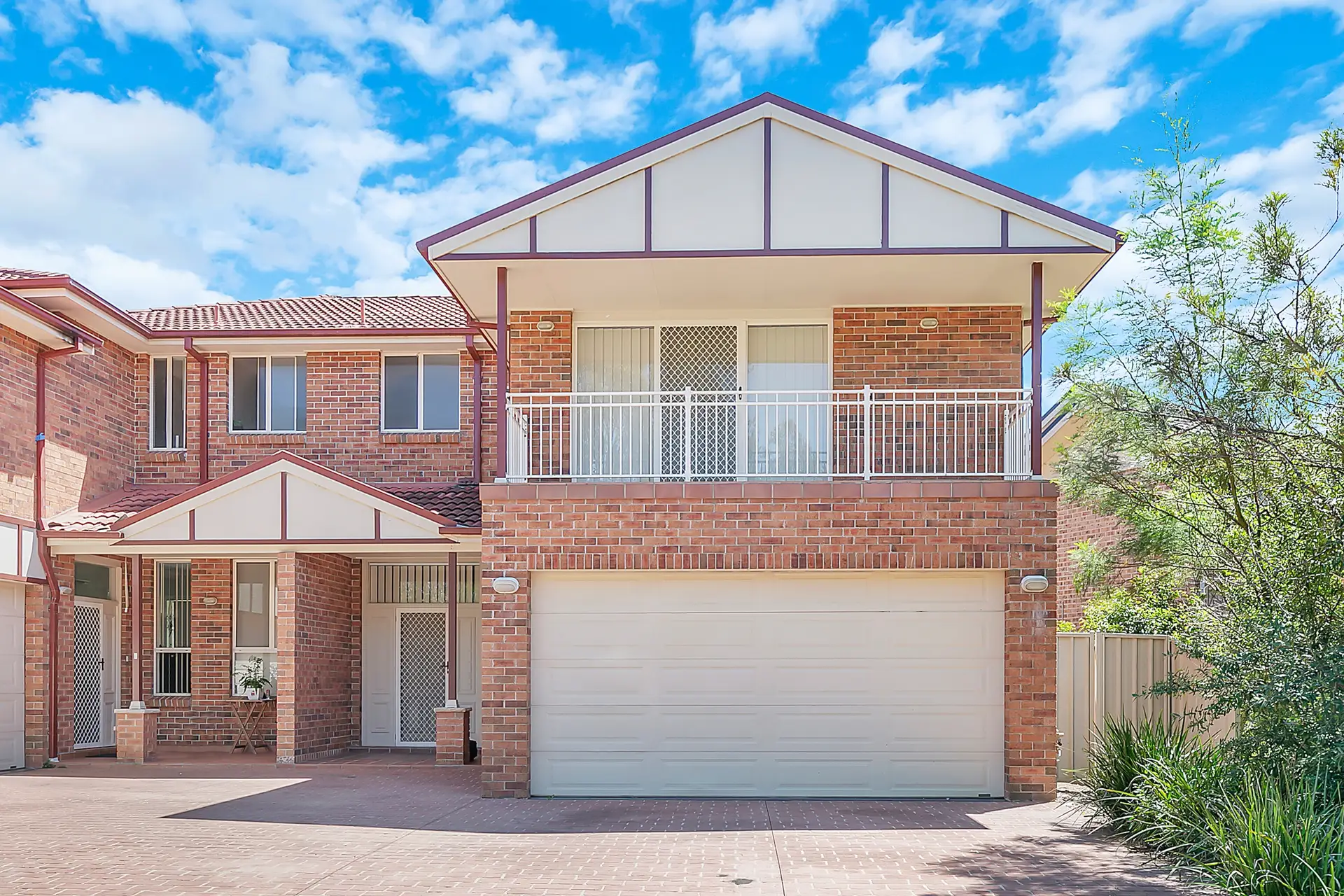 30A Fullerton Circuit, St Helens Park Sold by Richard Matthews Real Estate - image 3