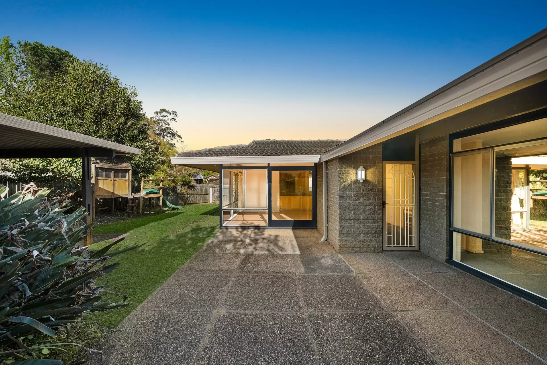 8 Tathra Place, Castle Hill Sold by Richard Matthews Real Estate - image 3