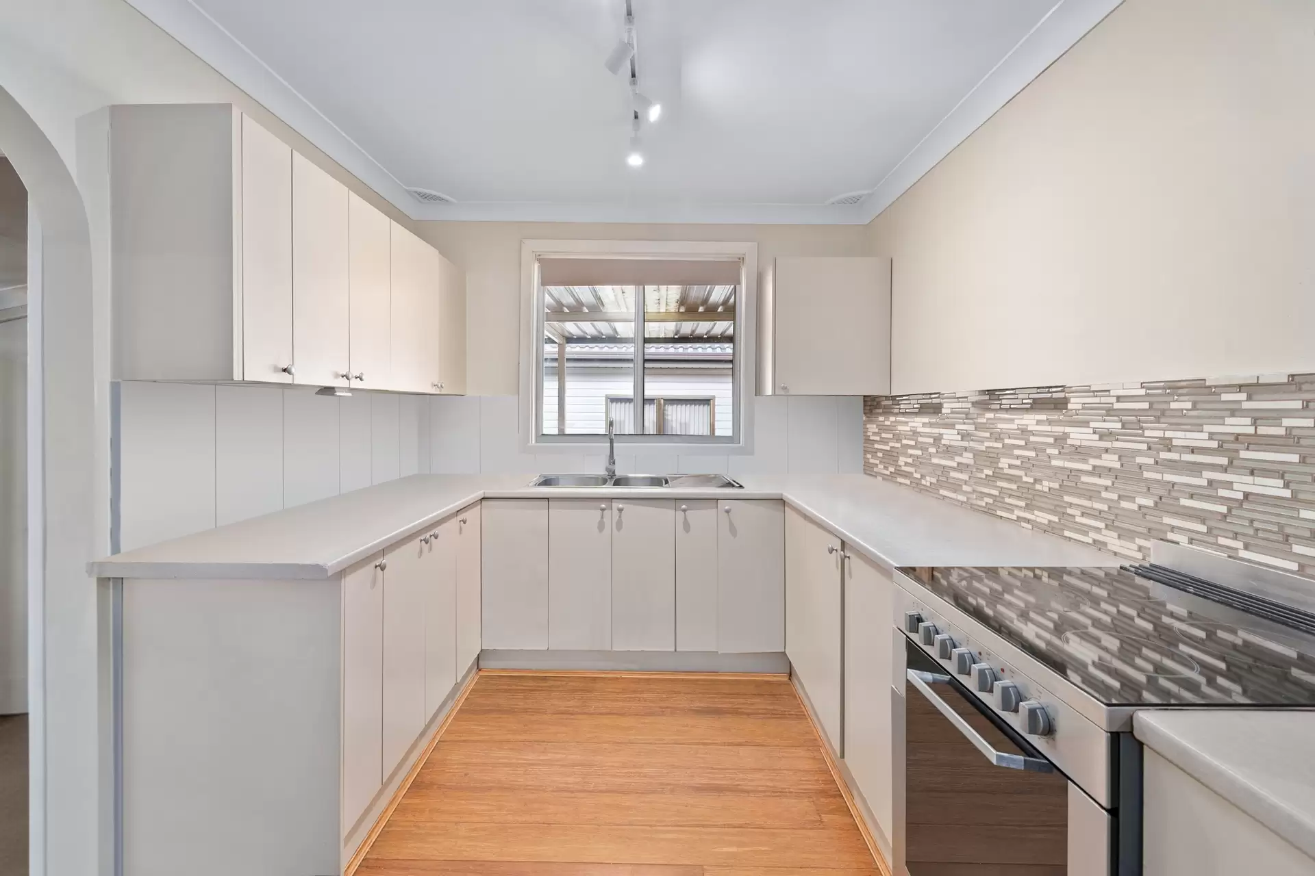 21 Shannon Street, Lalor Park Sold by Richard Matthews Real Estate - image 3