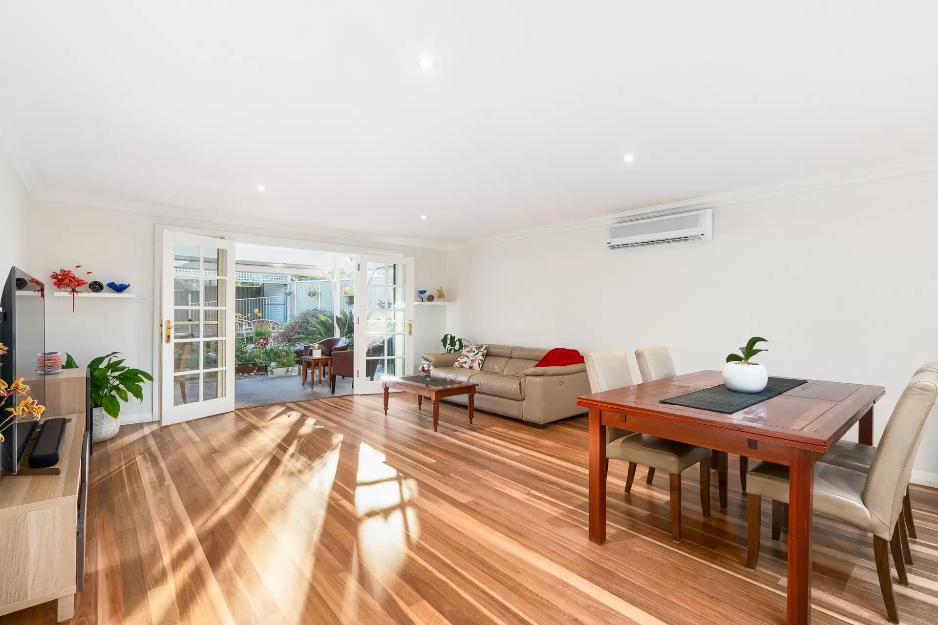 16 Seymour Parade, Belfield Sold by Richard Matthews Real Estate - image 3