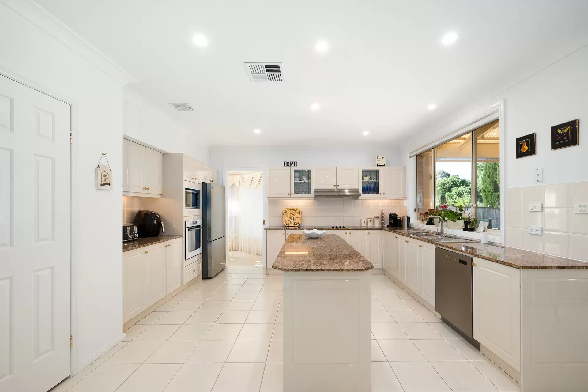 6 Gretta Place, Kellyville Sold by Richard Matthews Real Estate - image 4