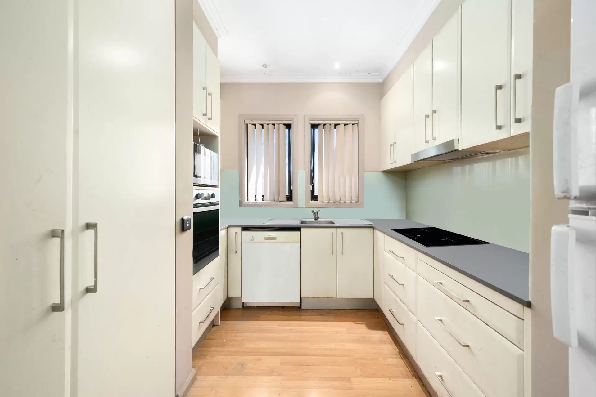 4/8 Haig Avenue, Georges Hall Sold by Richard Matthews Real Estate - image 2
