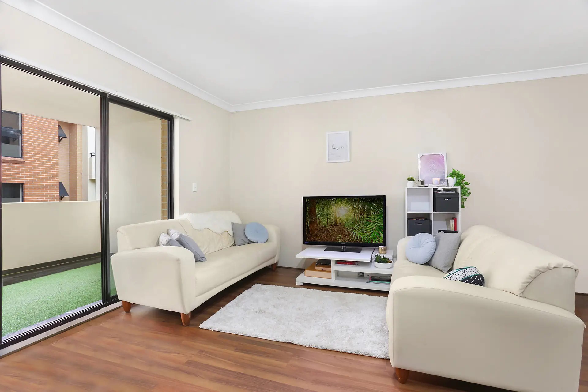 19-27 Eastbourne Road, Homebush West Sold by Richard Matthews Real Estate - image 3
