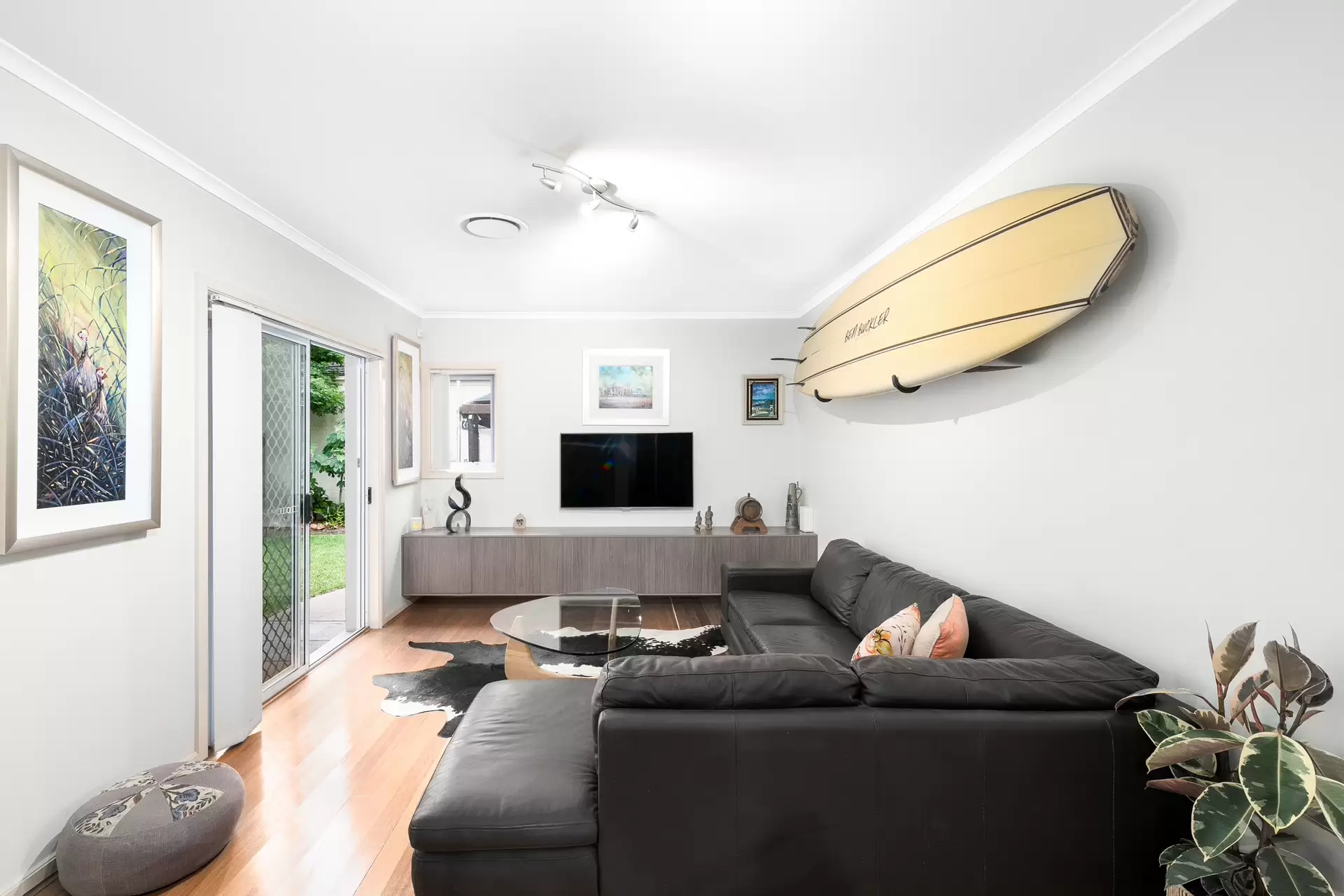 24 Newington Boulevard, Newington Sold by Richard Matthews Real Estate - image 3