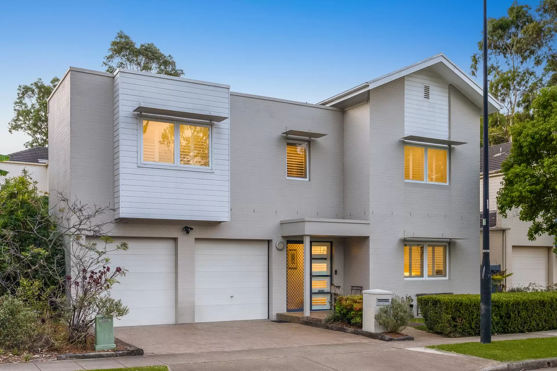 24 Newington Boulevard, Newington Sold by Richard Matthews Real Estate - image 1