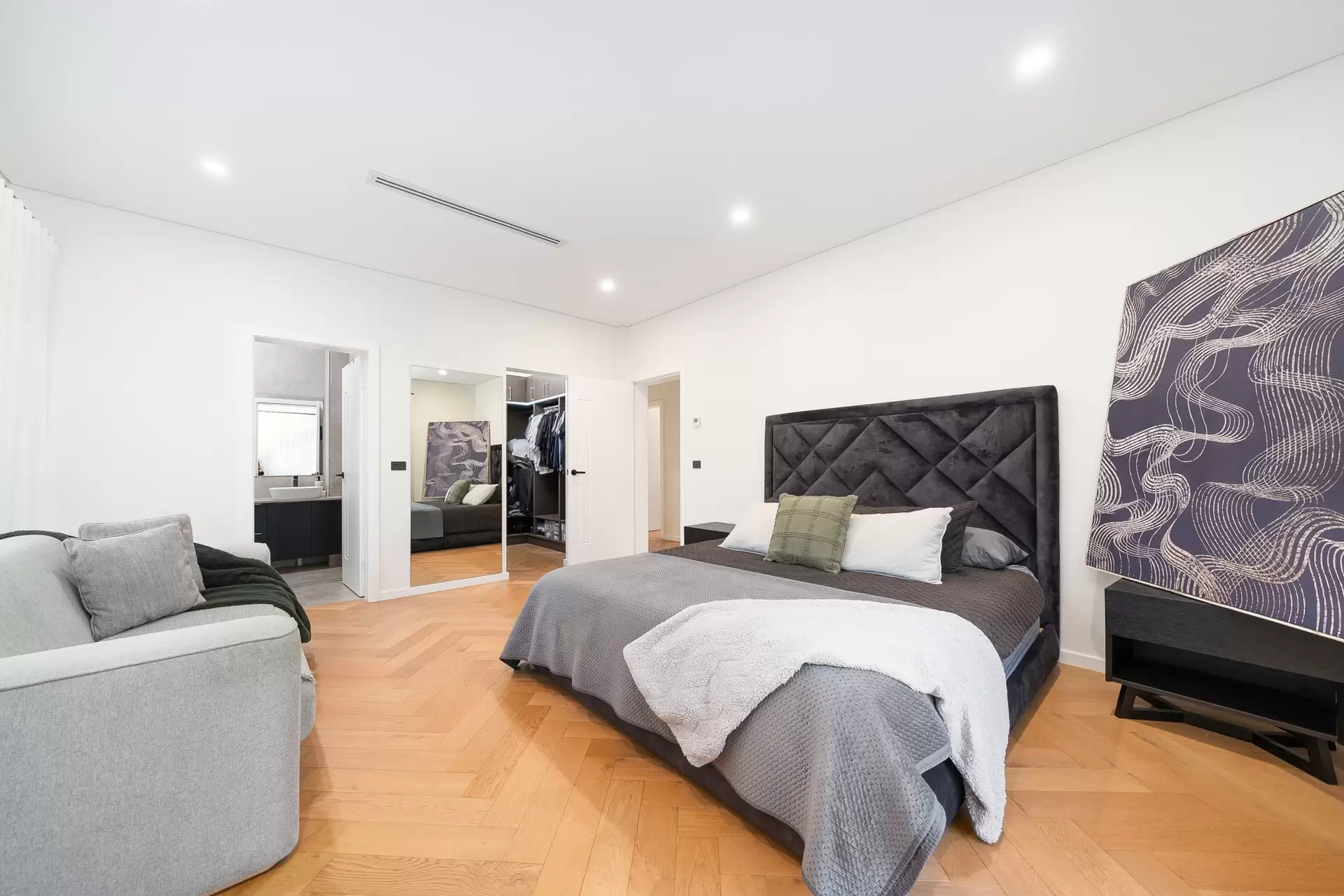 2A Foley Street, Georges Hall Sold by Richard Matthews Real Estate - image 6
