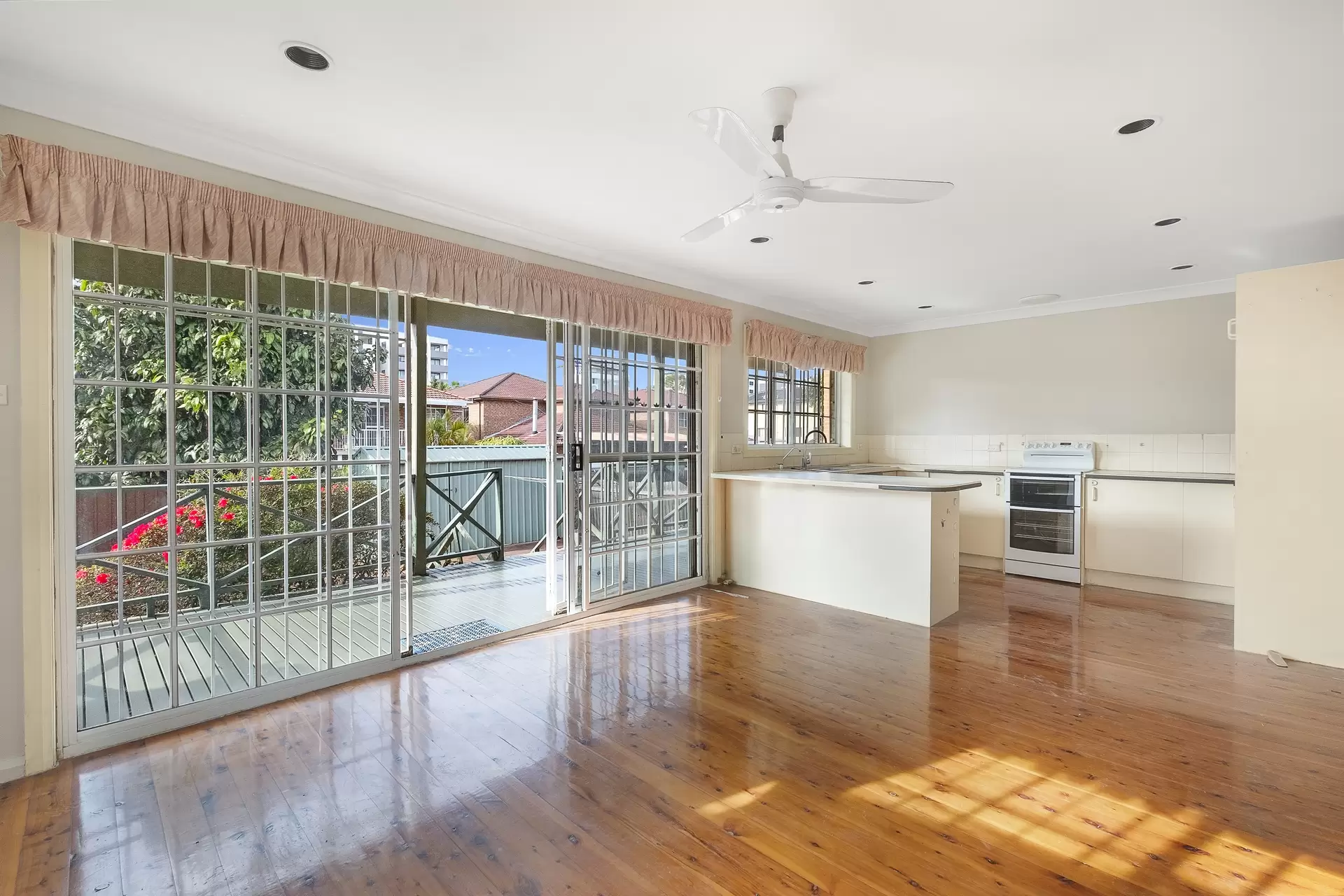 10 Britannia Avenue, Burwood Leased by Richard Matthews Real Estate - image 1