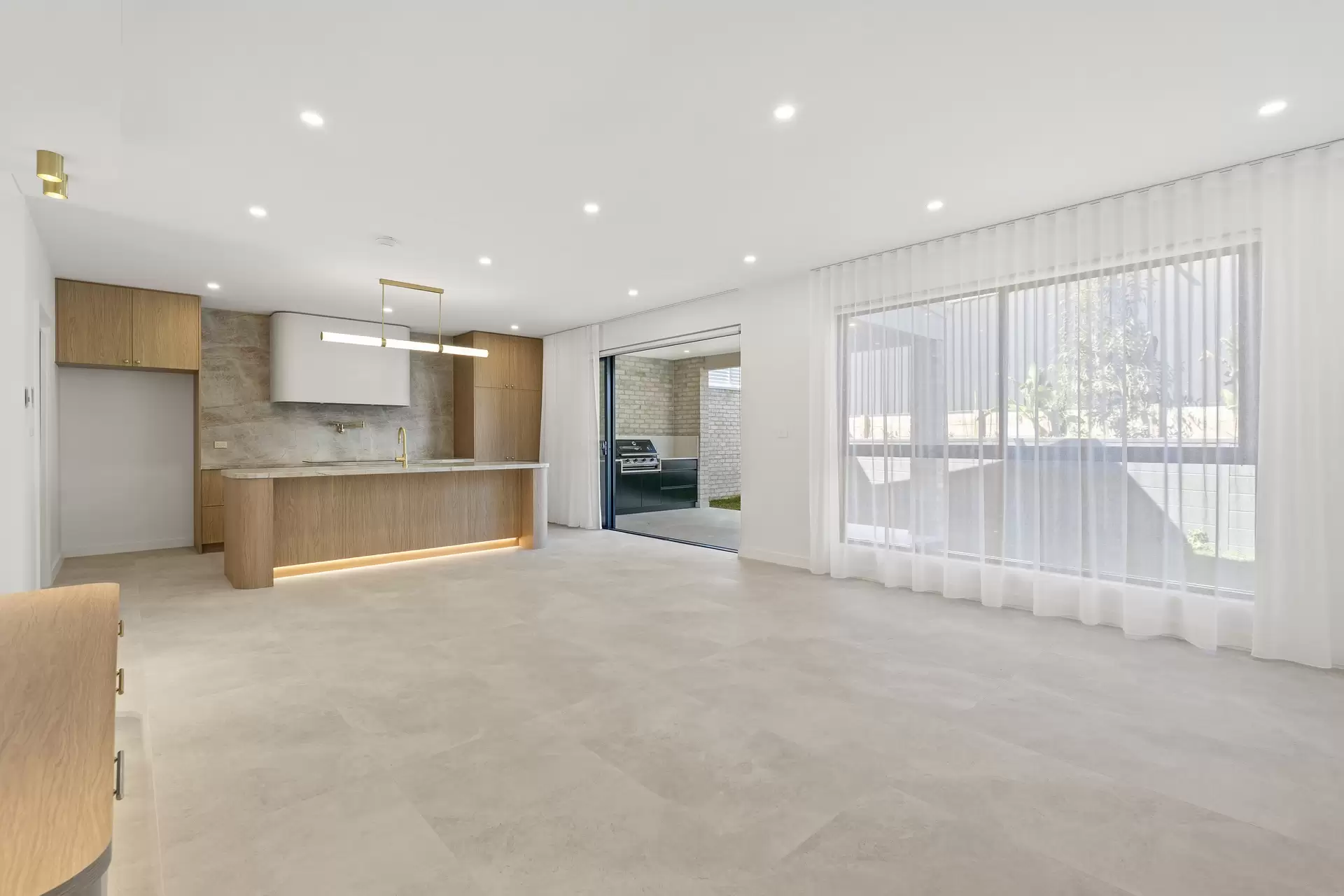 5A Allena Close, Georges Hall Sold by Richard Matthews Real Estate - image 5