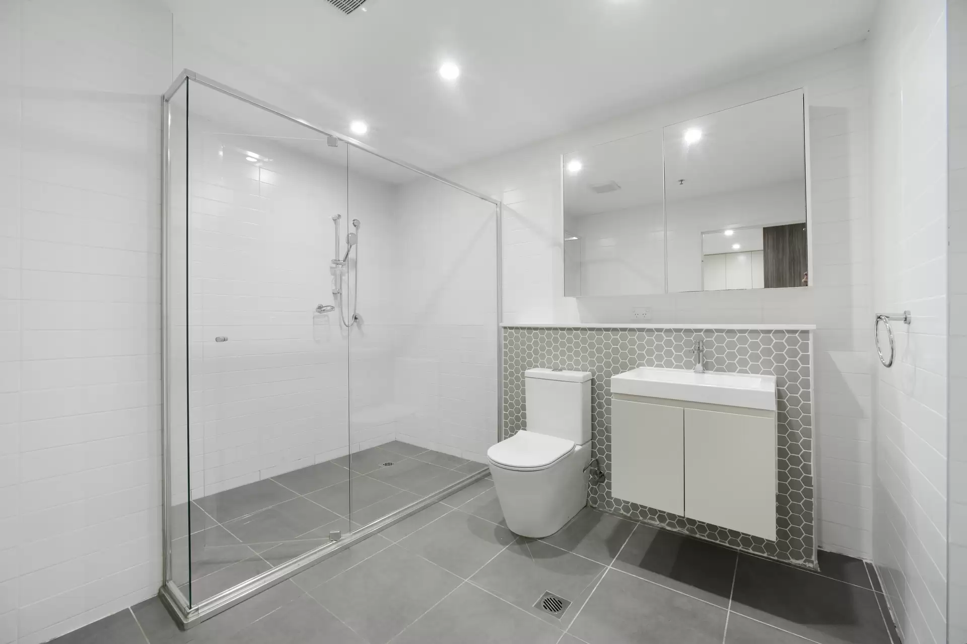 Level 20/161/109-113 George Street, Parramatta Leased by Richard Matthews Real Estate - image 5