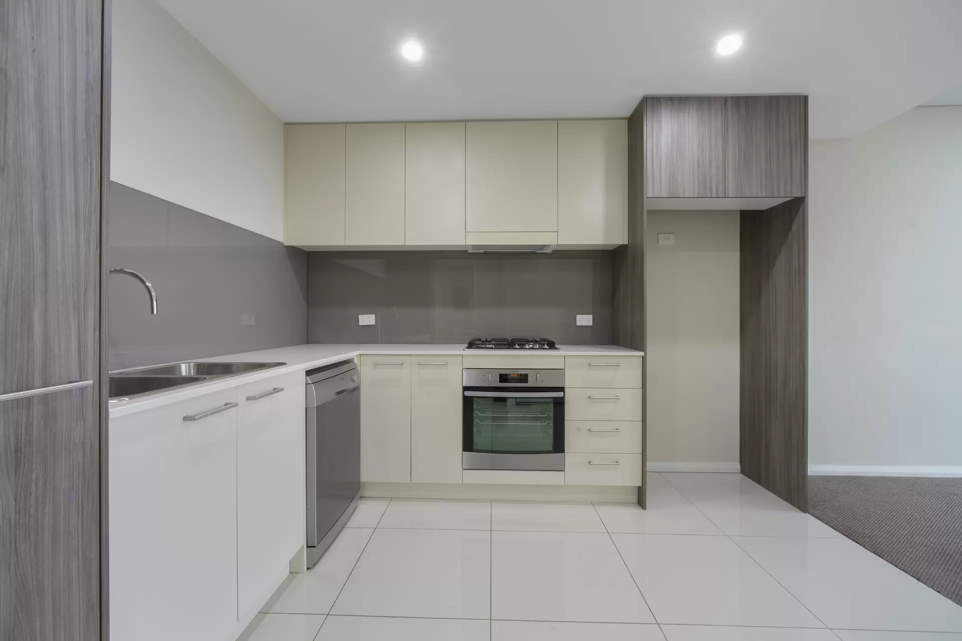 Level 20/161/109-113 George Street, Parramatta Leased by Richard Matthews Real Estate - image 2