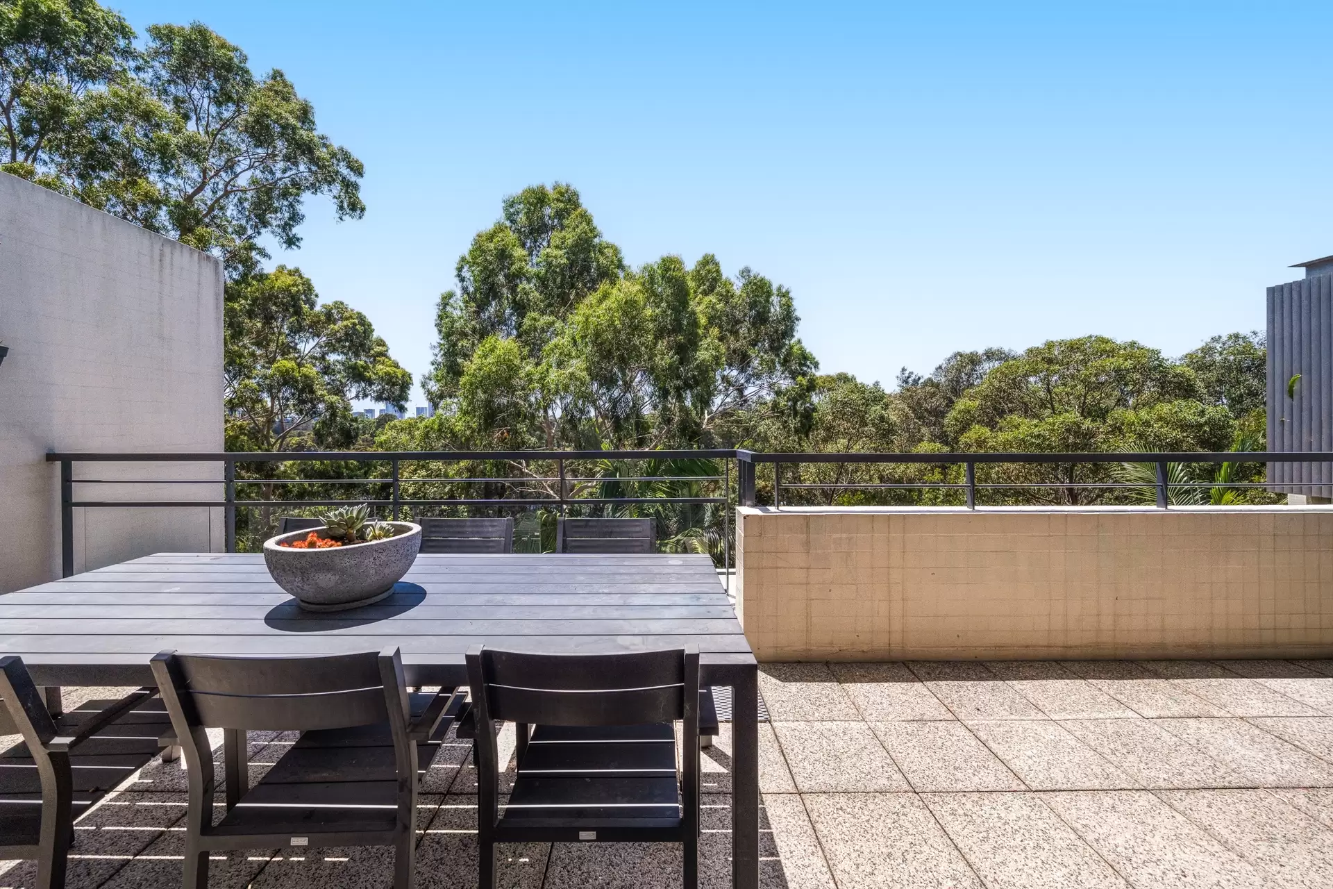11/9 Nurmi Avenue, Newington Sold by Richard Matthews Real Estate - image 2