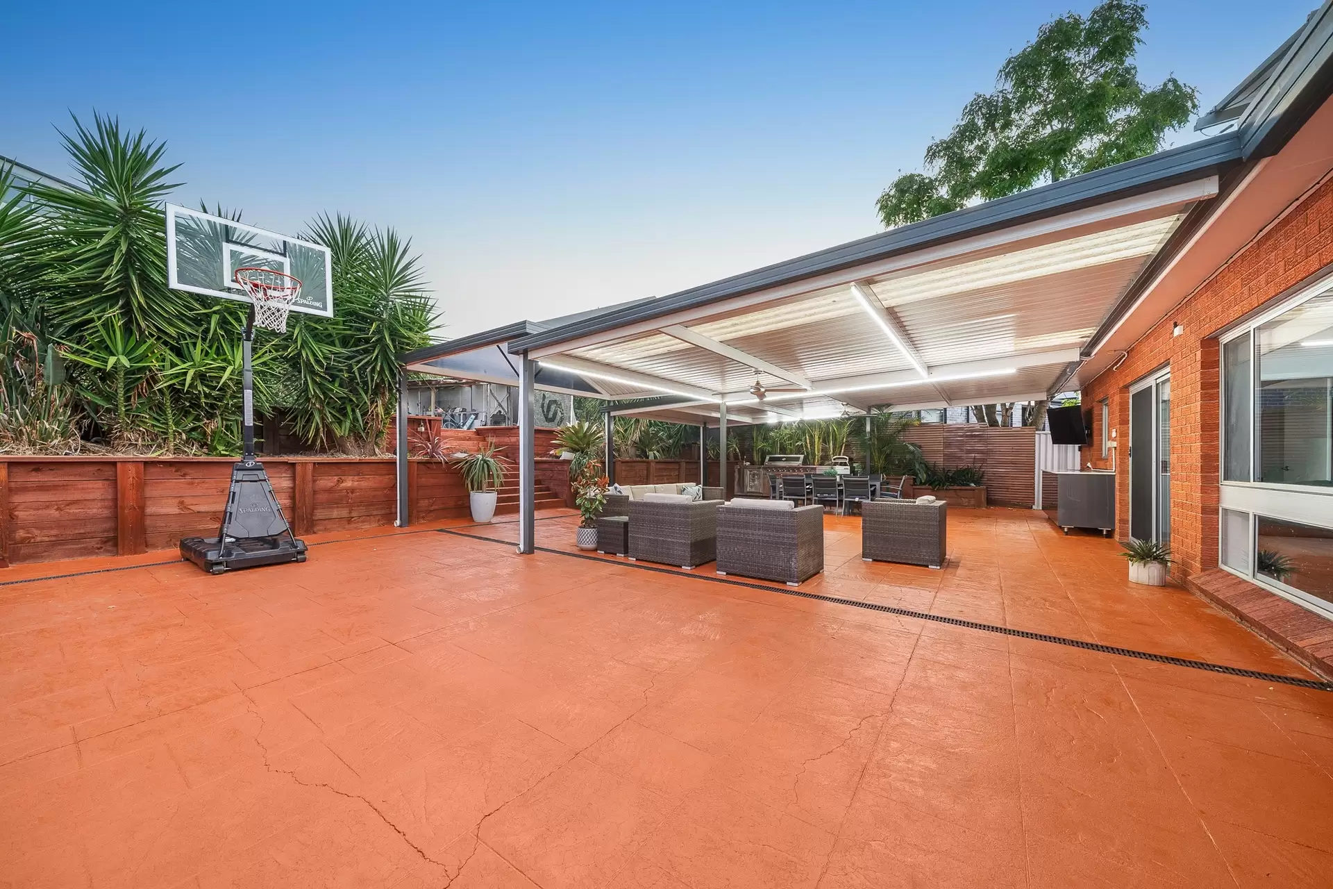 8 Lincoln Road, Georges Hall Sold by Richard Matthews Real Estate - image 9