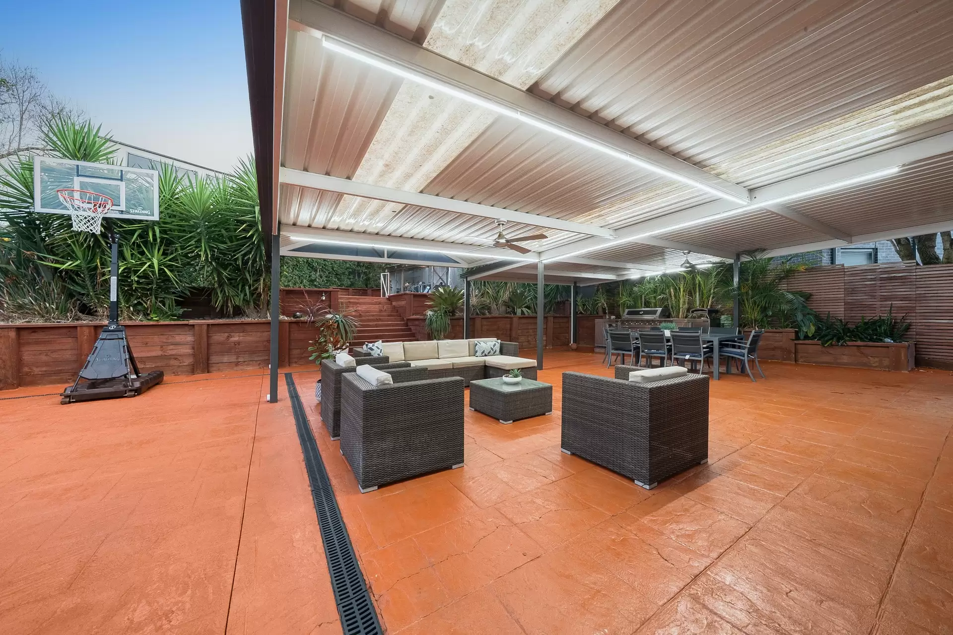 8 Lincoln Road, Georges Hall Sold by Richard Matthews Real Estate - image 10