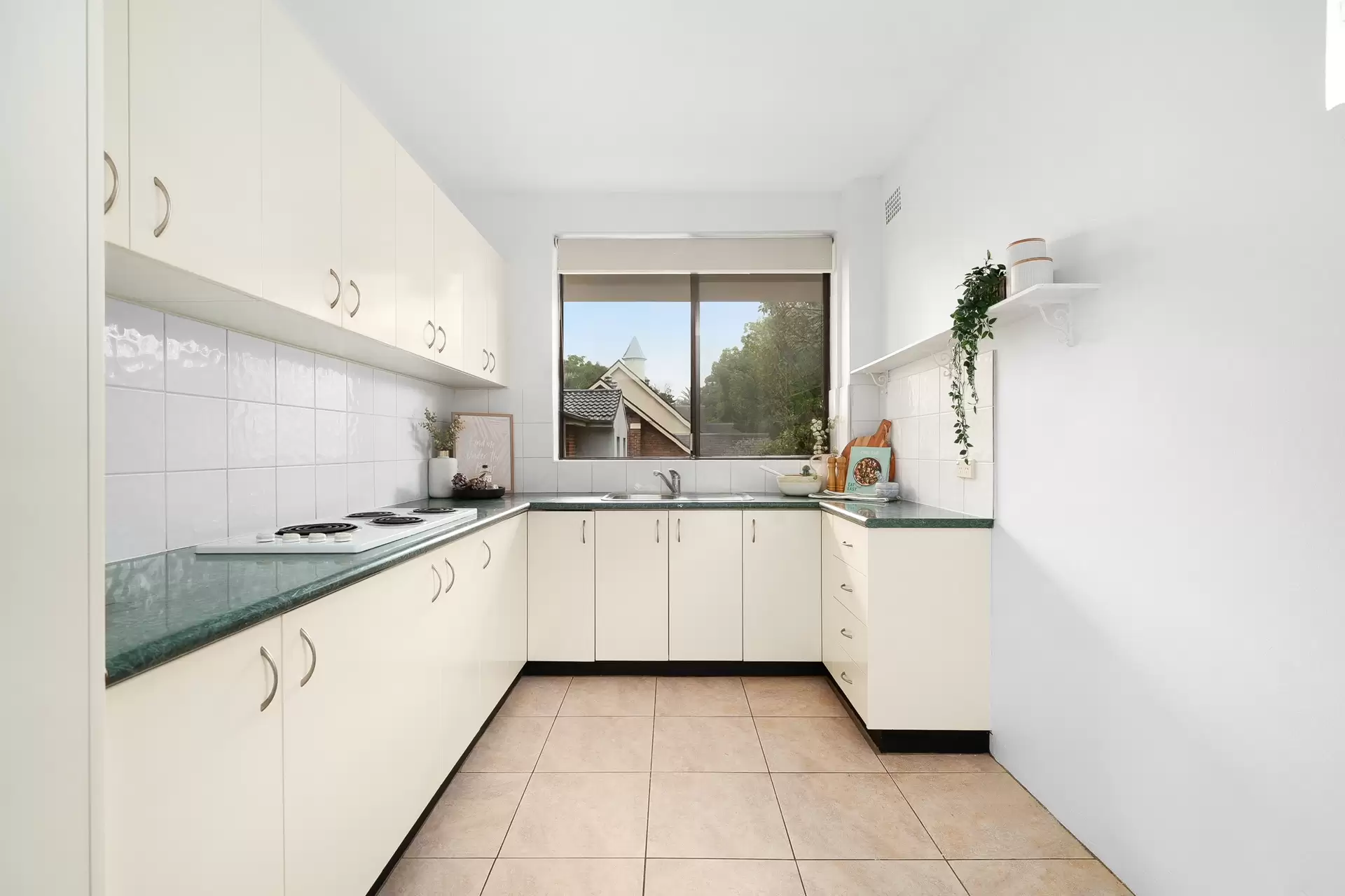 8/41 The Crescent, Homebush Sold by Richard Matthews Real Estate - image 2