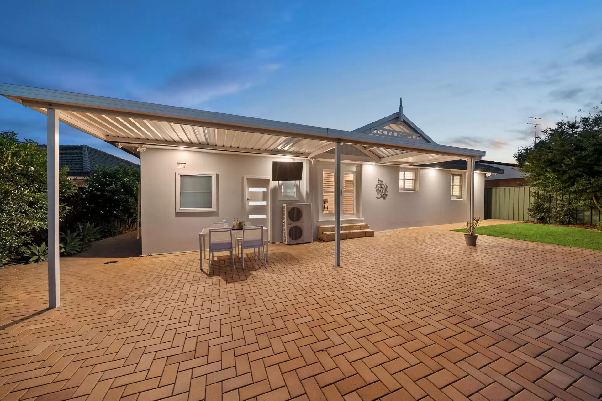 25 Sylvan Grove, Picnic Point Sold by Richard Matthews Real Estate - image 11