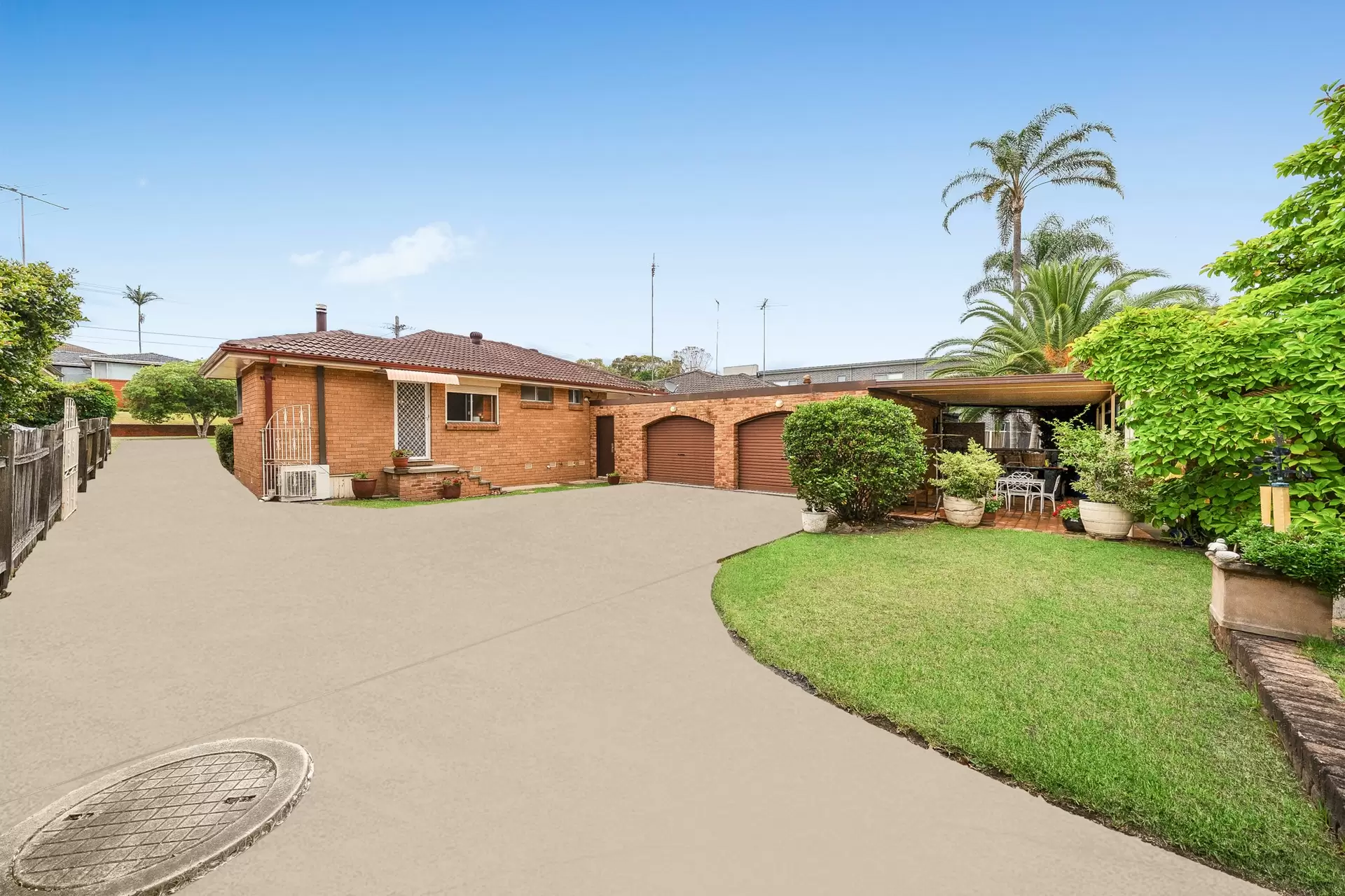 42 Oak Drive, Georges Hall Sold by Richard Matthews Real Estate - image 7