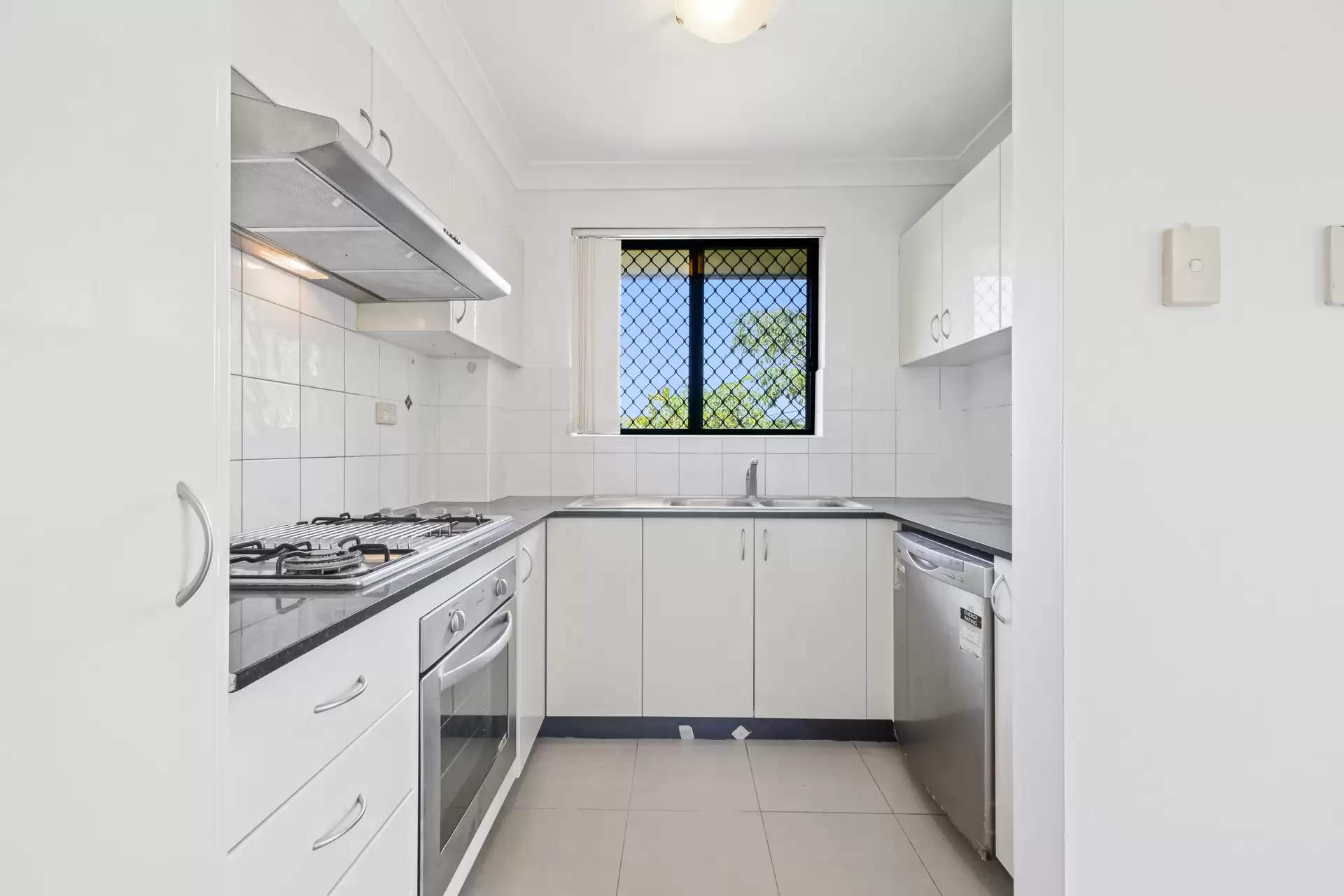 3/50-54 Henley Road, Homebush West Leased by Richard Matthews Real Estate - image 2