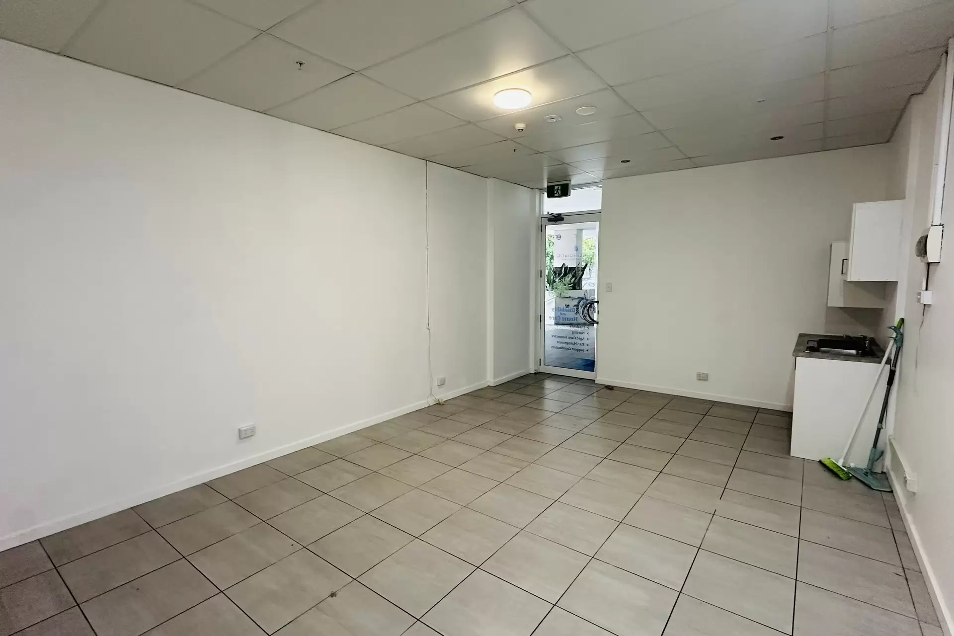 2/21-23 Cowper Street, Parramatta Leased by Richard Matthews Real Estate - image 5
