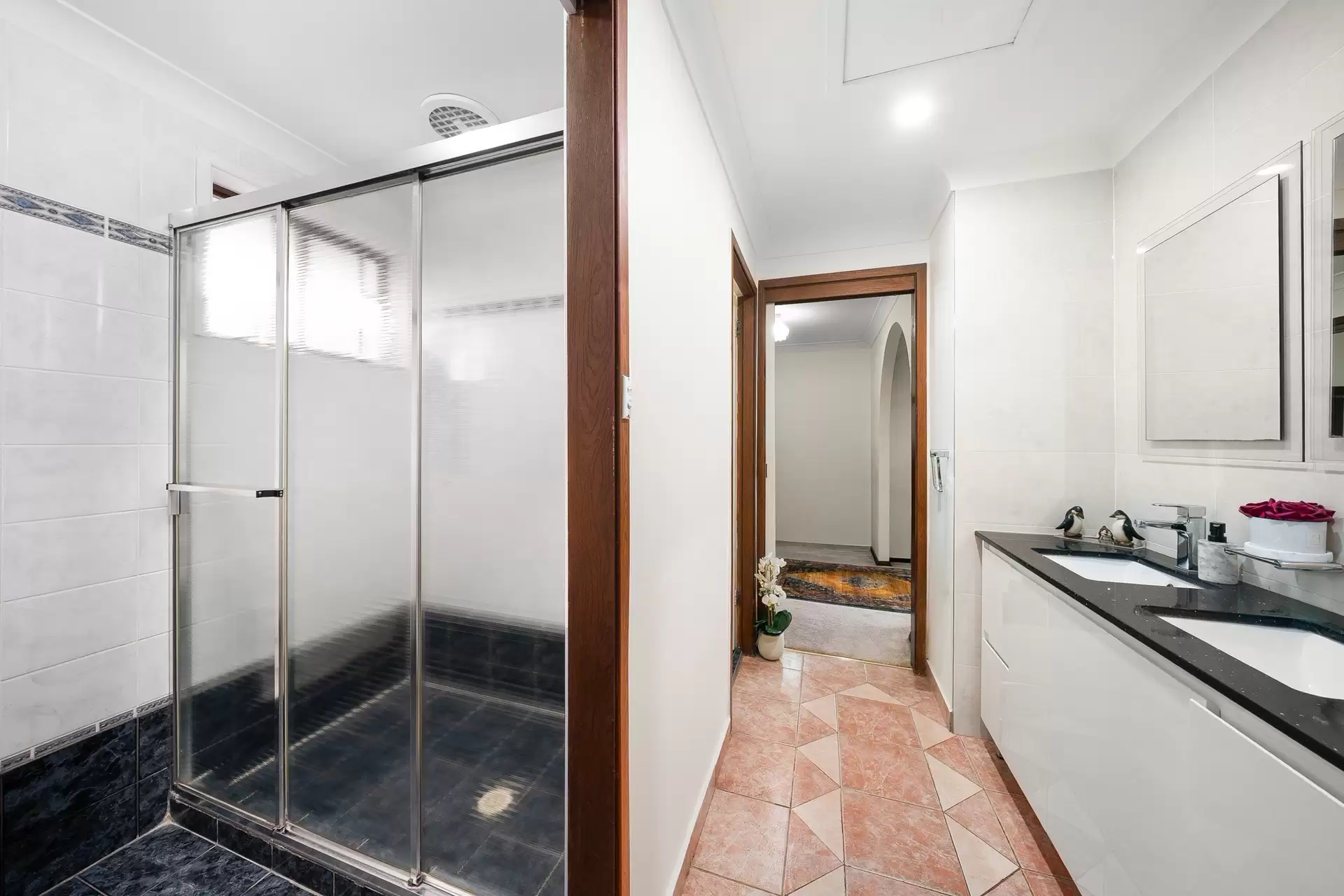 1 Page Avenue, Illawong For Sale by Richard Matthews Real Estate - image 11