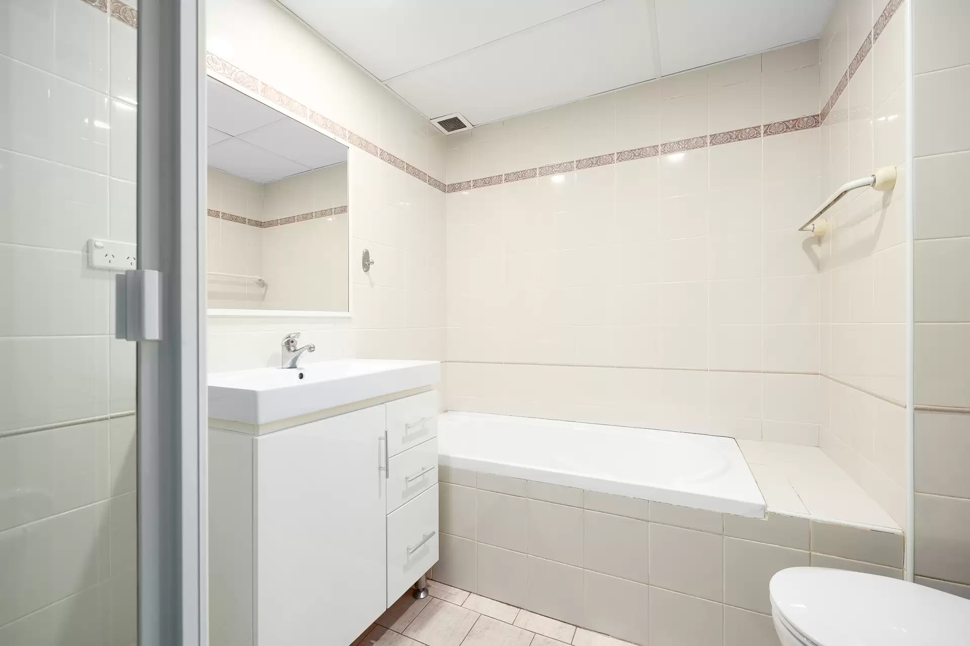 85/23 George Street, North Strathfield Leased by Richard Matthews Real Estate - image 4