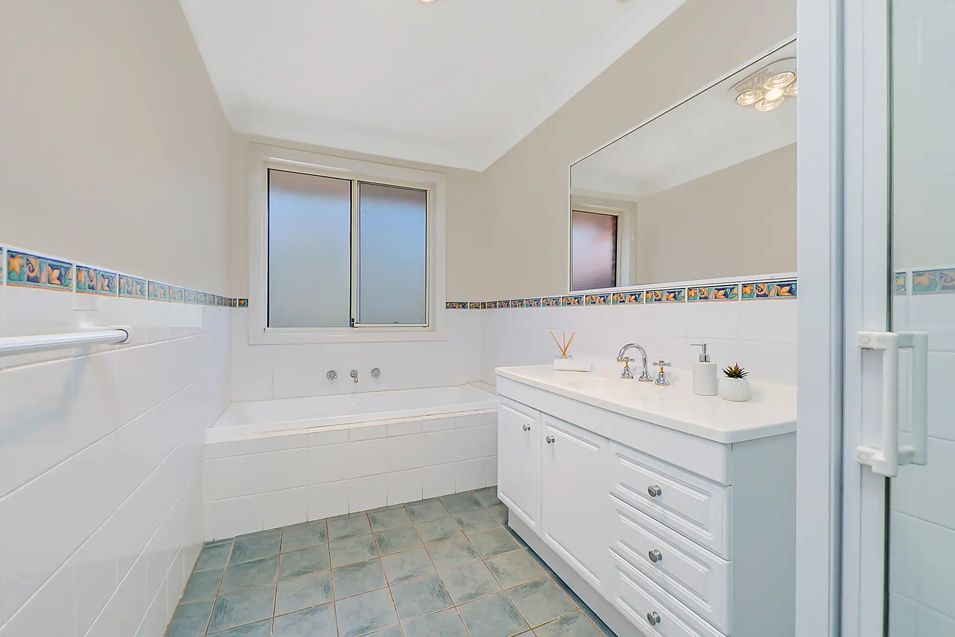 30B Fullerton Circuit, St Helens Park Sold by Richard Matthews Real Estate - image 8