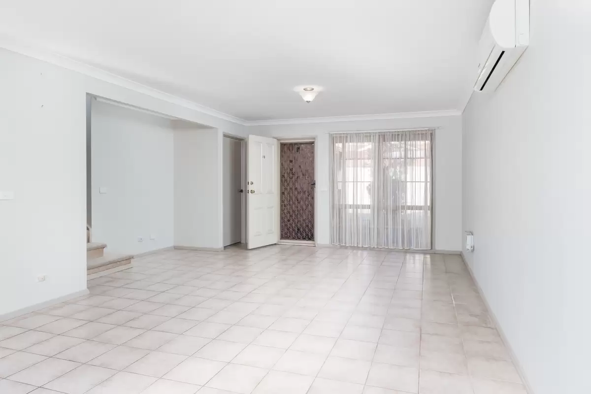 70/130 Reservoir Road, Blacktown Leased by Richard Matthews Real Estate - image 3