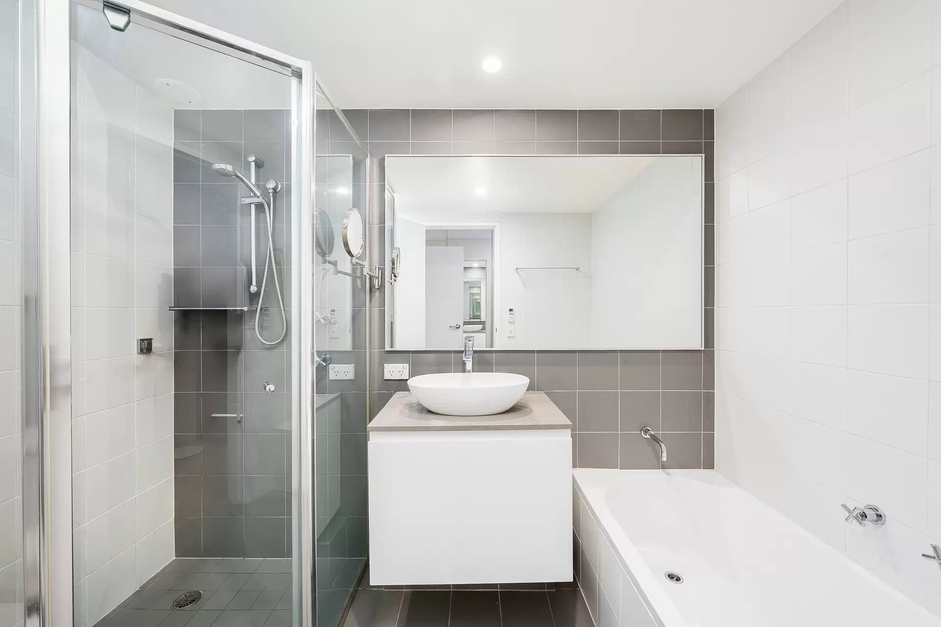 2/5 Sandpiper Crescent, Newington Sold by Richard Matthews Real Estate - image 9
