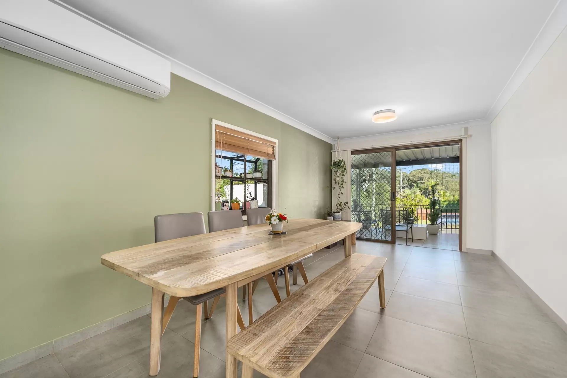 25 Lurnea Avenue, Georges Hall Sold by Richard Matthews Real Estate - image 6