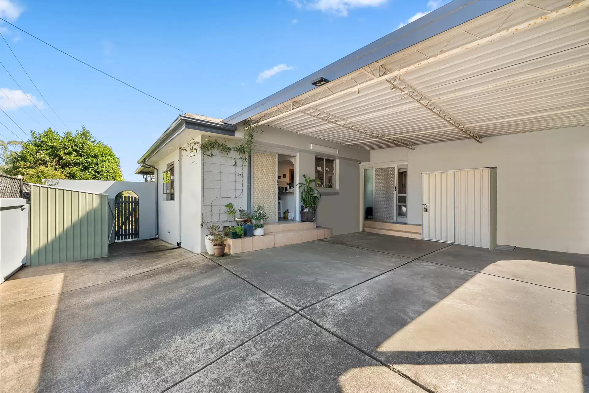 25 Lurnea Avenue, Georges Hall Sold by Richard Matthews Real Estate - image 2