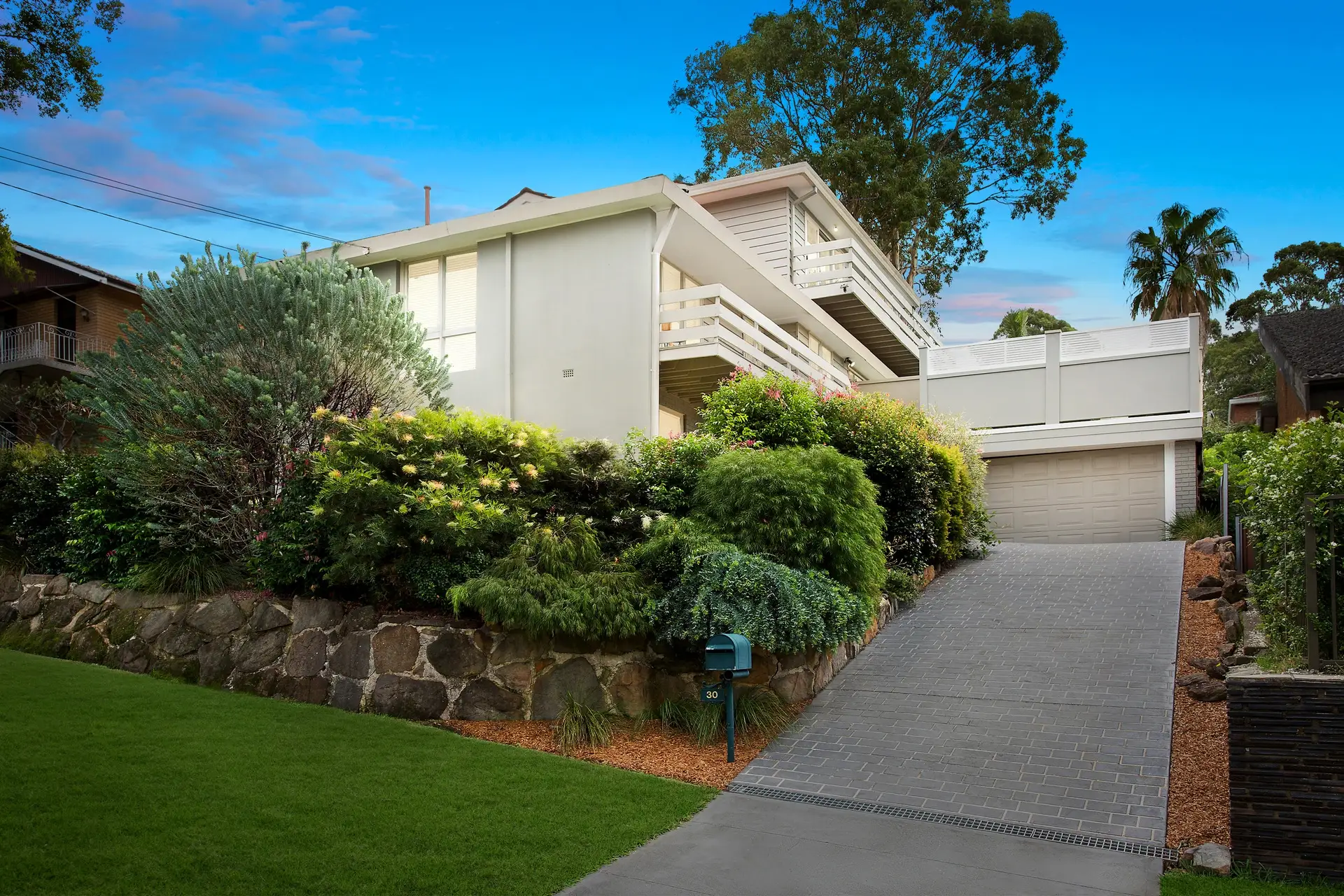 30 Wendy Avenue, Georges Hall Sold by Richard Matthews Real Estate - image 7