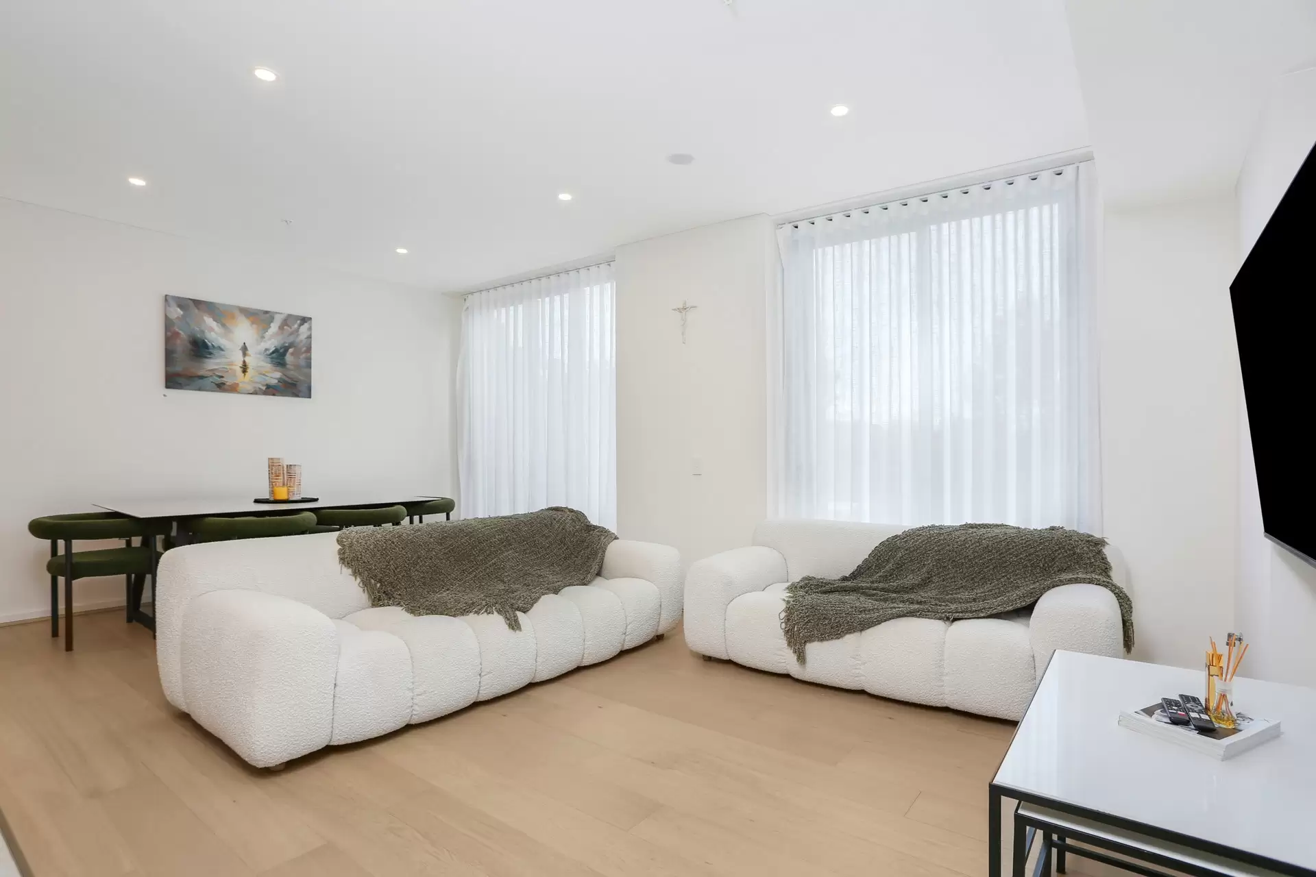 A110/8 & 18  Garthowen Crescent, Castle Hill Leased by Richard Matthews Real Estate - image 2