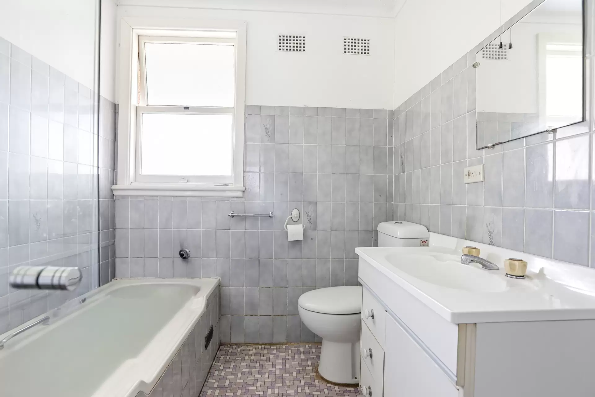 8 Iona Street, Blacktown Sold by Richard Matthews Real Estate - image 7