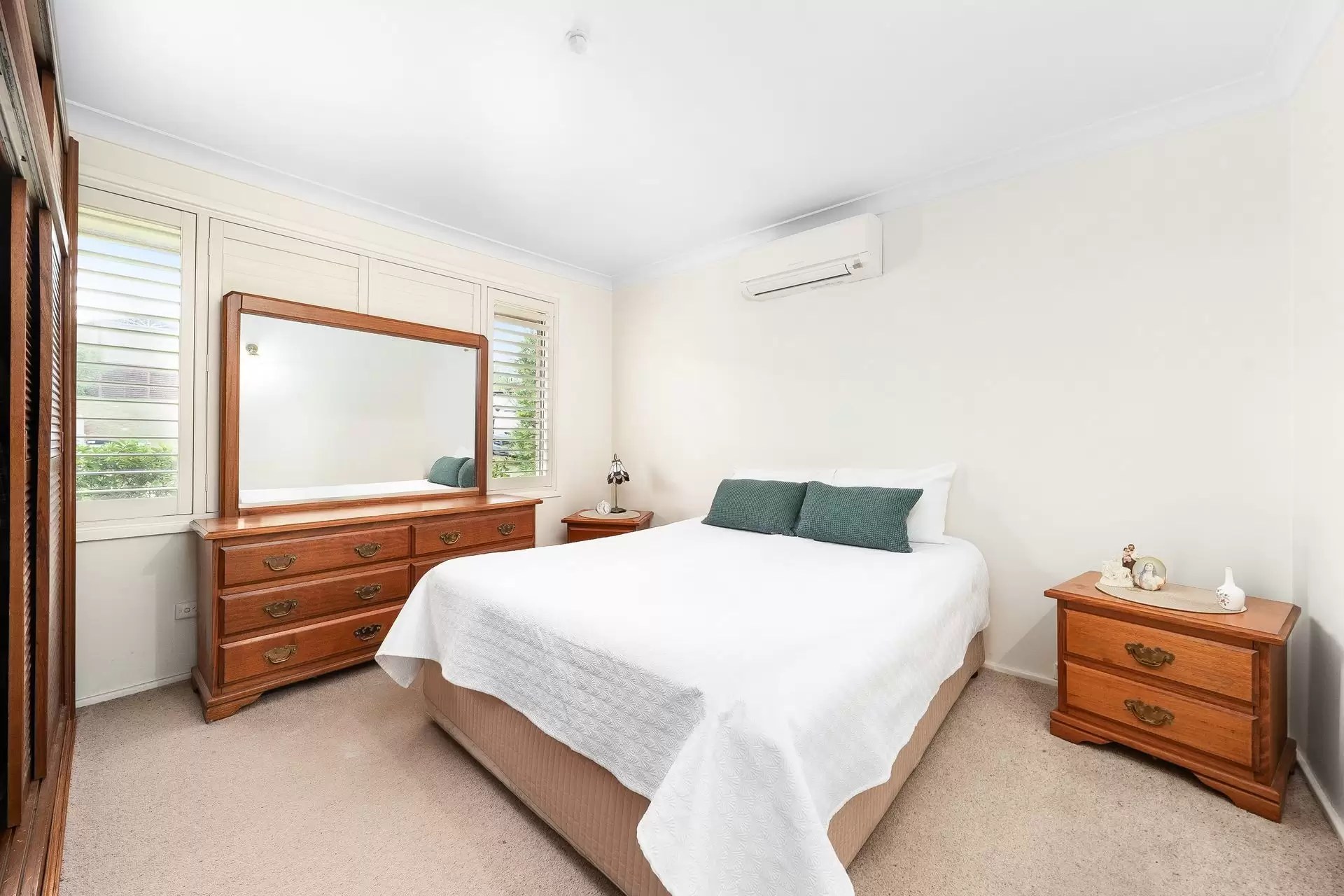 42 Oak Drive, Georges Hall Leased by Richard Matthews Real Estate - image 5