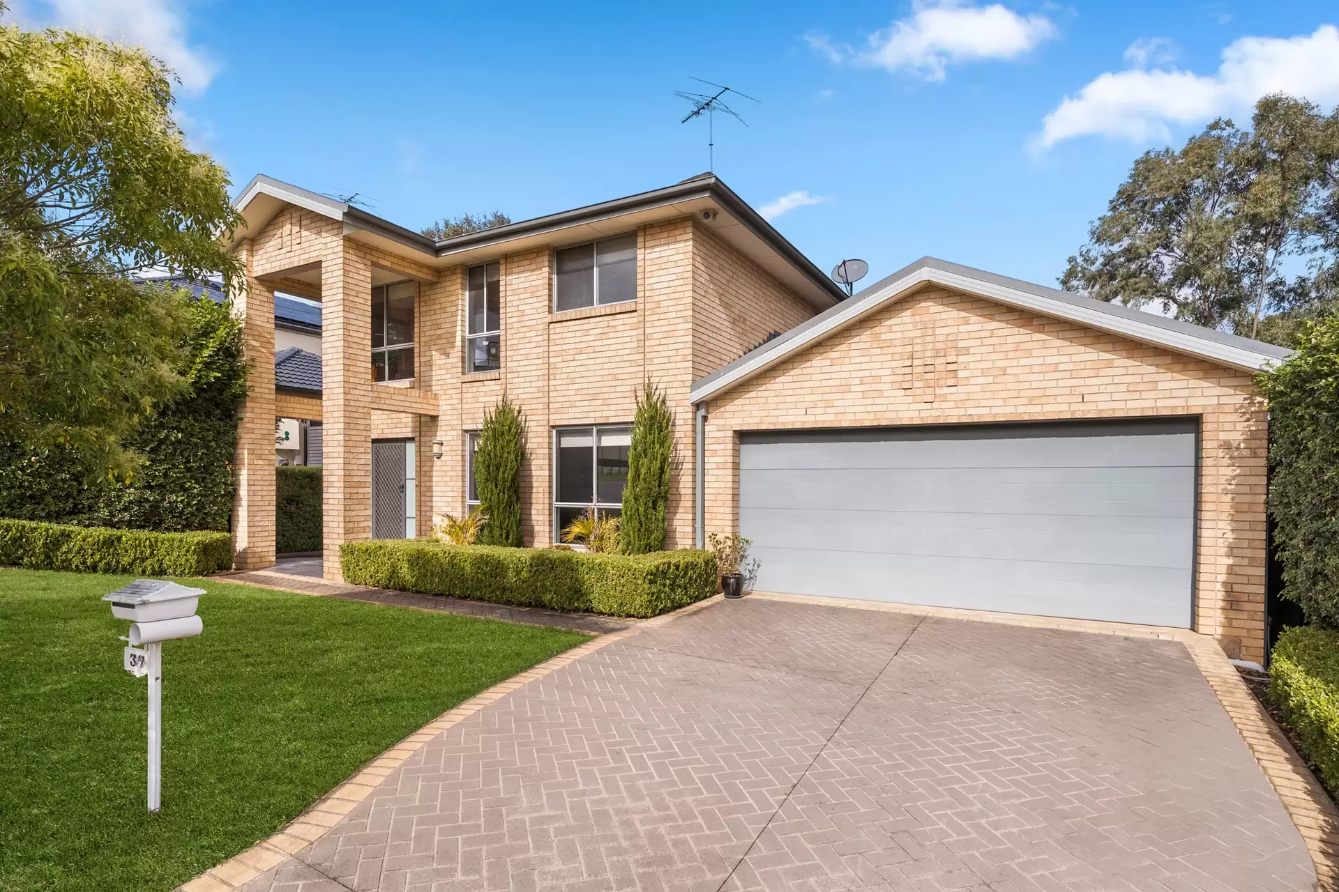 37 Greyfriar Place, Kellyville For Sale by Richard Matthews Real Estate - image 1