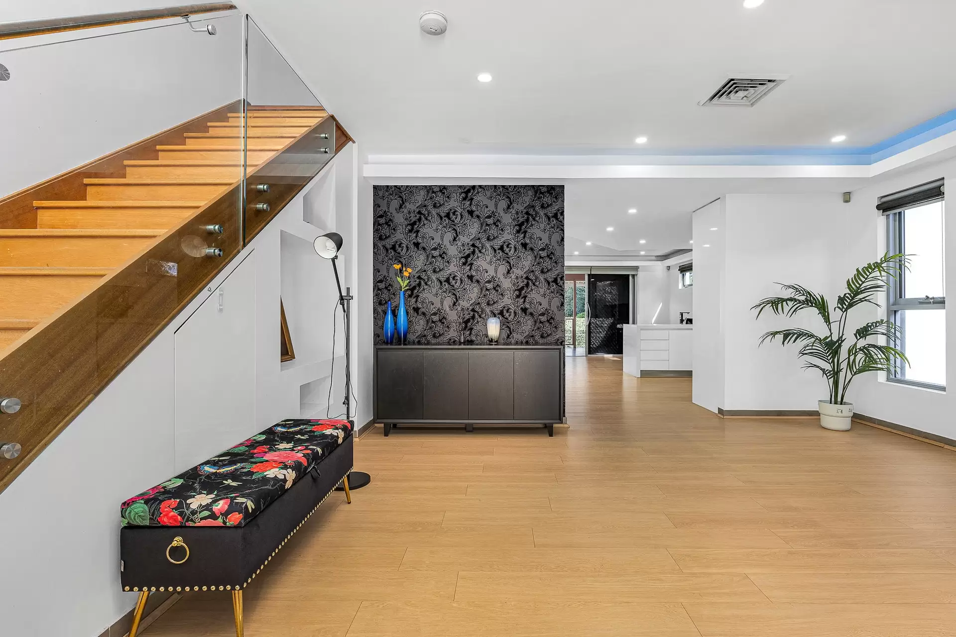 57A Caroline Crescent, Georges Hall Leased by Richard Matthews Real Estate - image 3