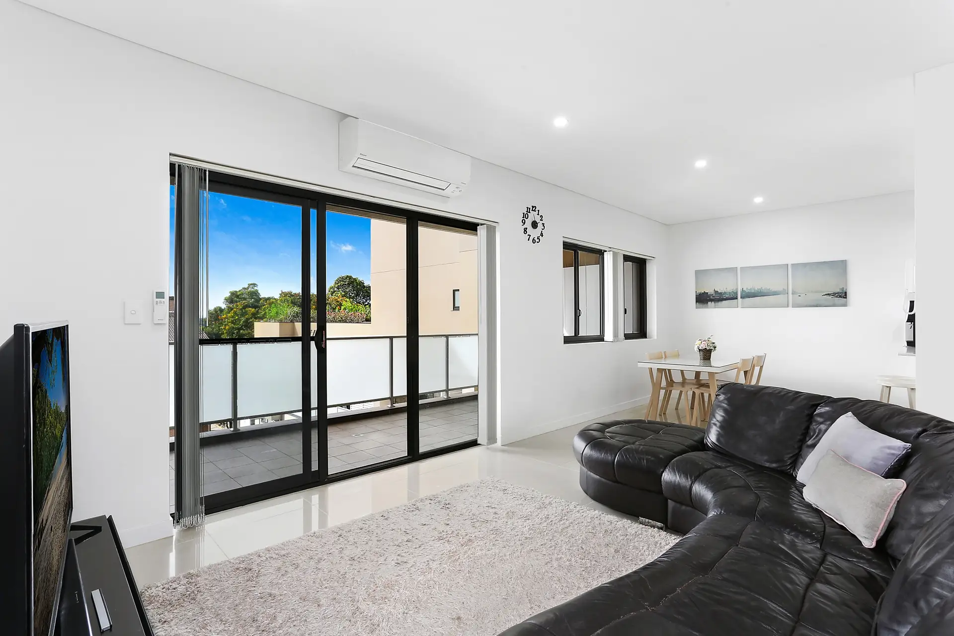 25/203-207 Auburn Road, Yagoona Sold by Richard Matthews Real Estate - image 2