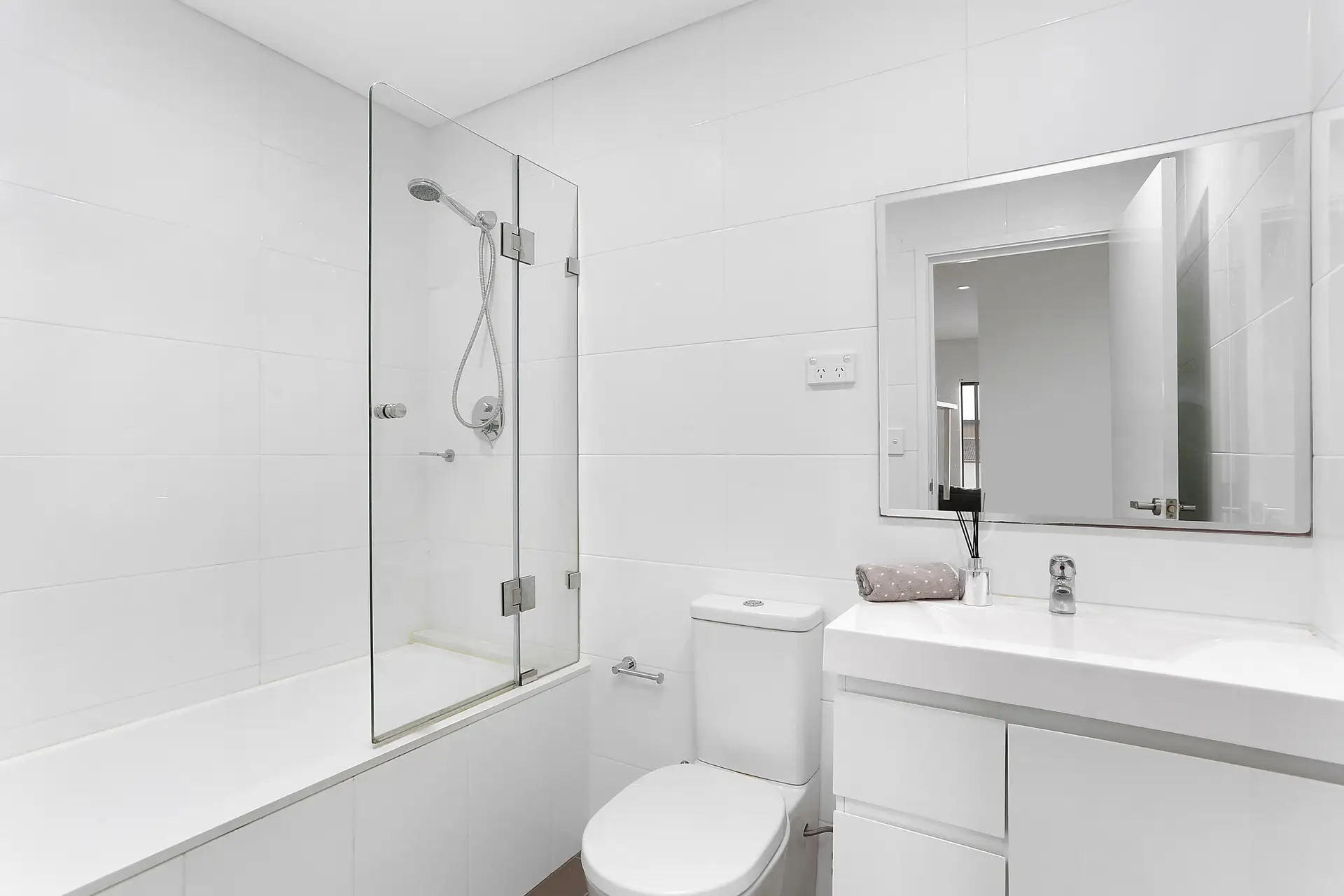 25/203-207 Auburn Road, Yagoona Sold by Richard Matthews Real Estate - image 4