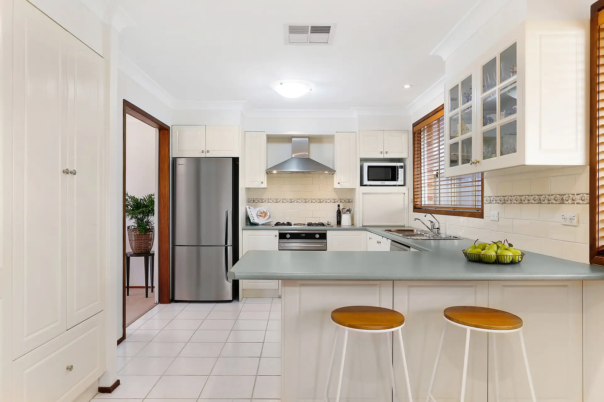 19 Linda Avenue, Bass Hill Sold by Richard Matthews Real Estate - image 2