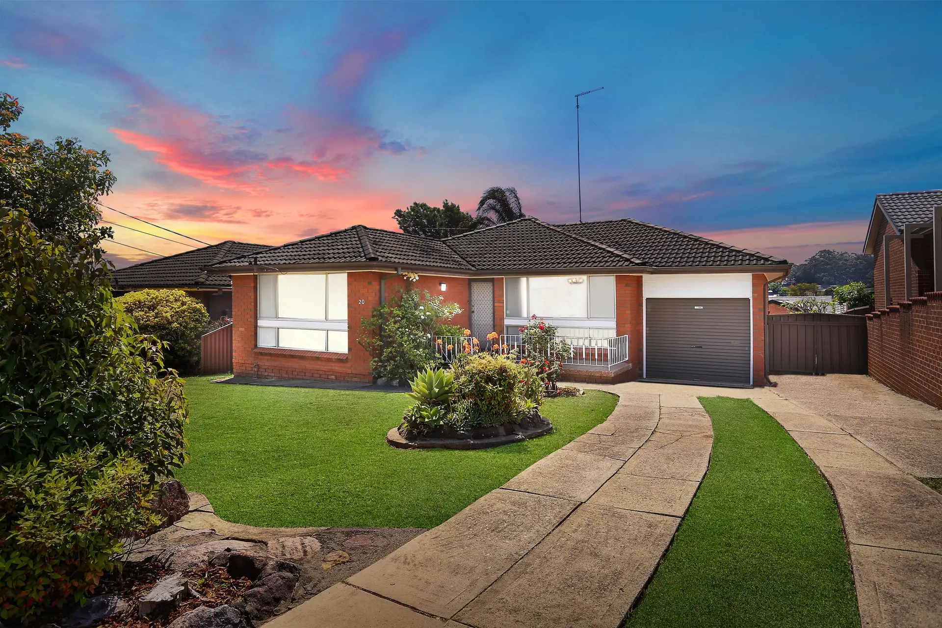 20 Oak Drive, Georges Hall Sold by Richard Matthews Real Estate - image 1