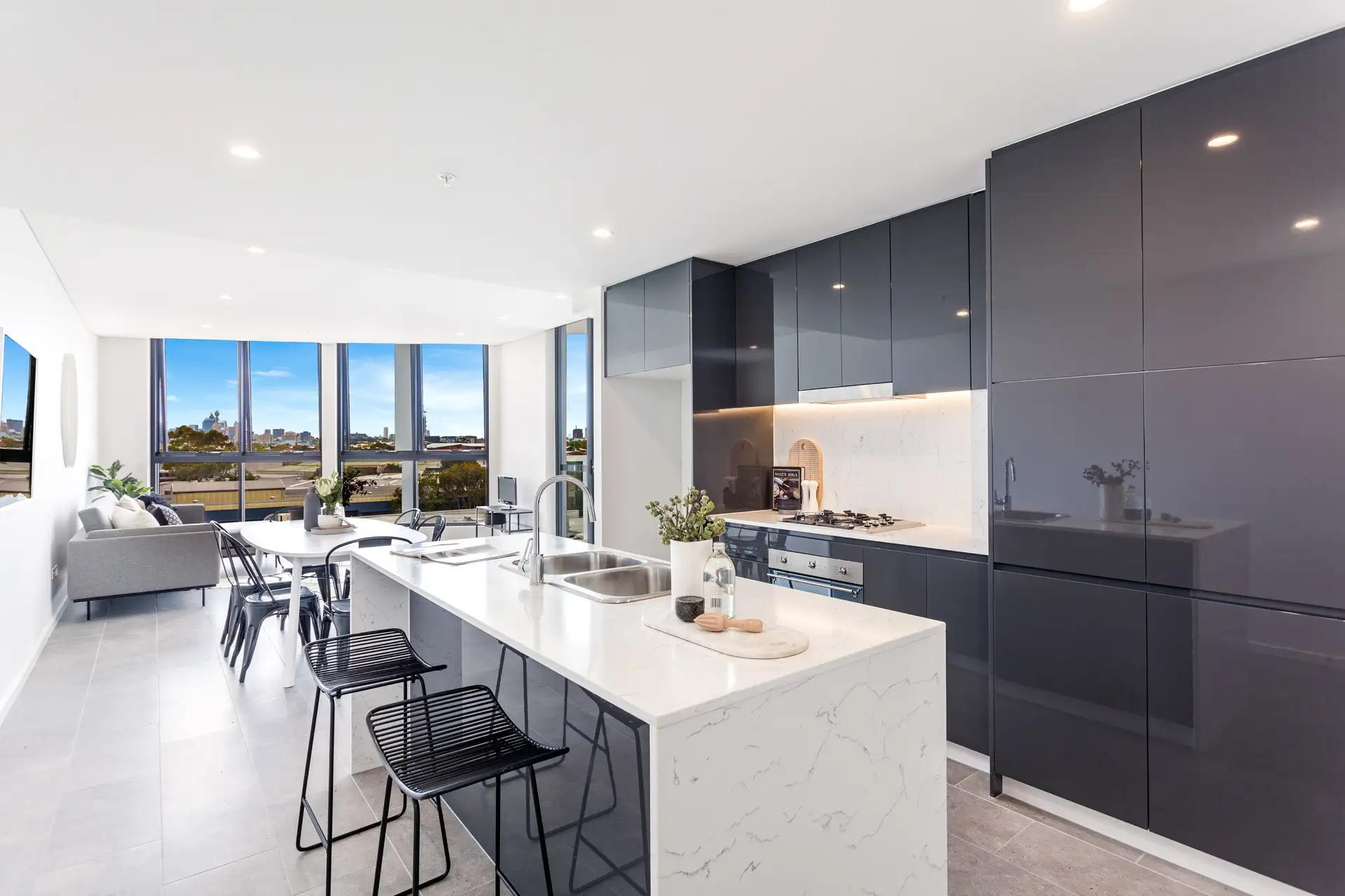 507/581-587 Gardeners Road, Mascot Sold by Richard Matthews Real Estate - image 2