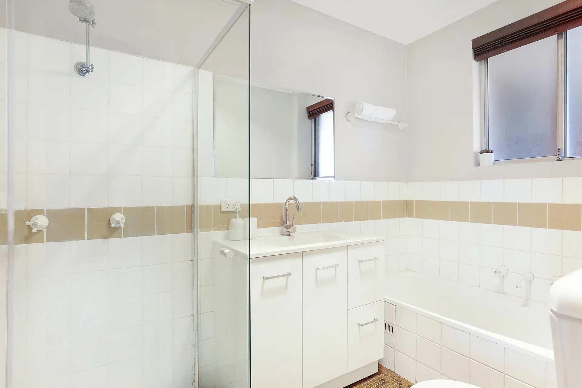 7/2a Carlyle Street, Enfield Sold by Richard Matthews Real Estate - image 5