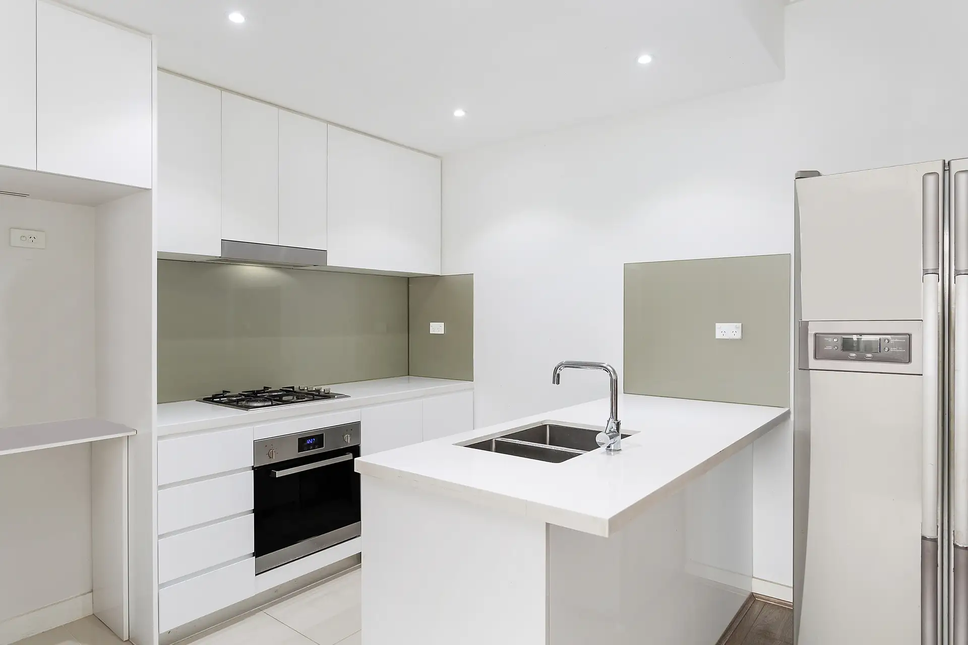 603/29 Cook Street, Turrella Sold by Richard Matthews Real Estate - image 2