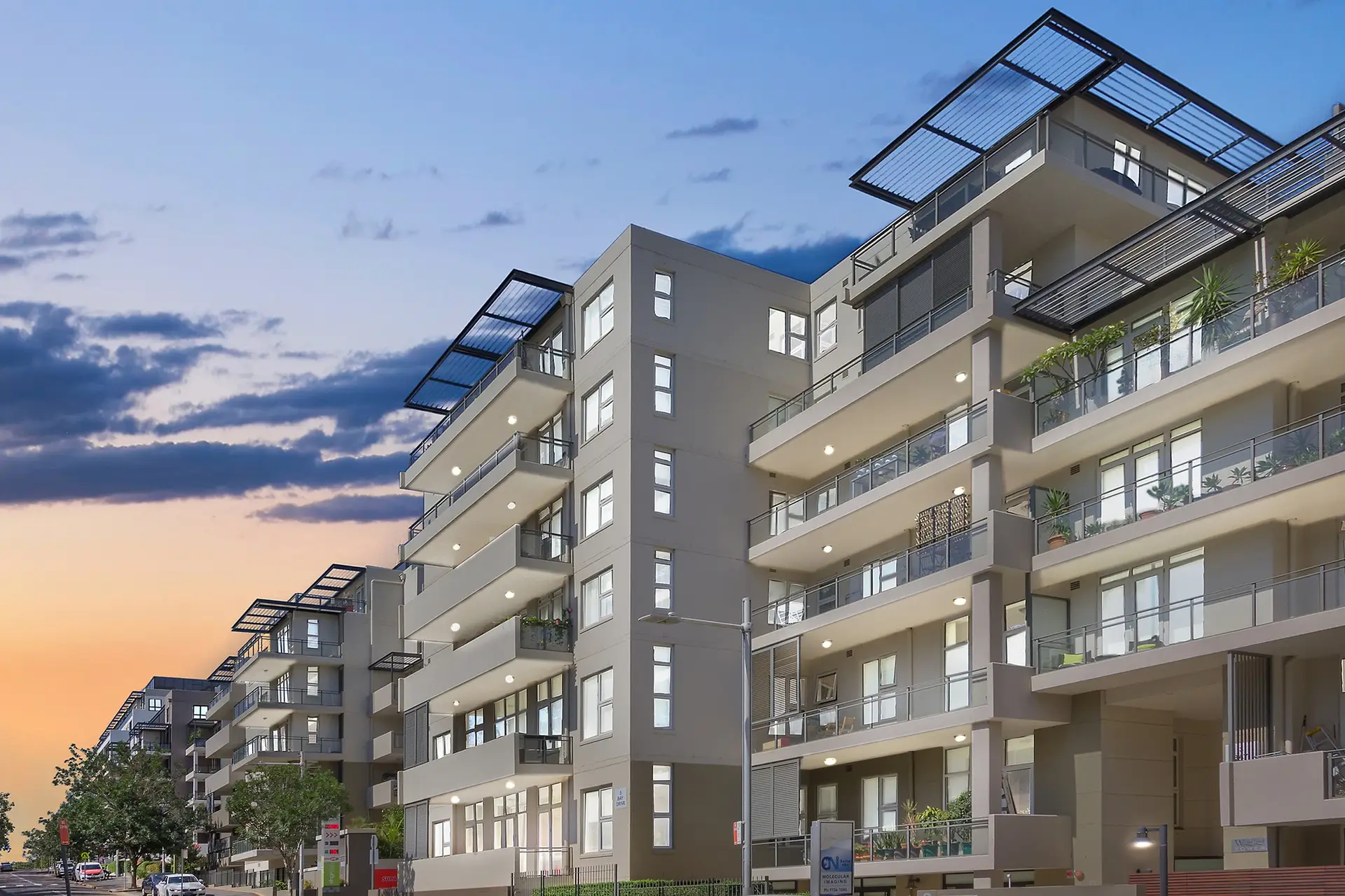 2/5 Bay Drive, Meadowbank Sold by Richard Matthews Real Estate - image 1
