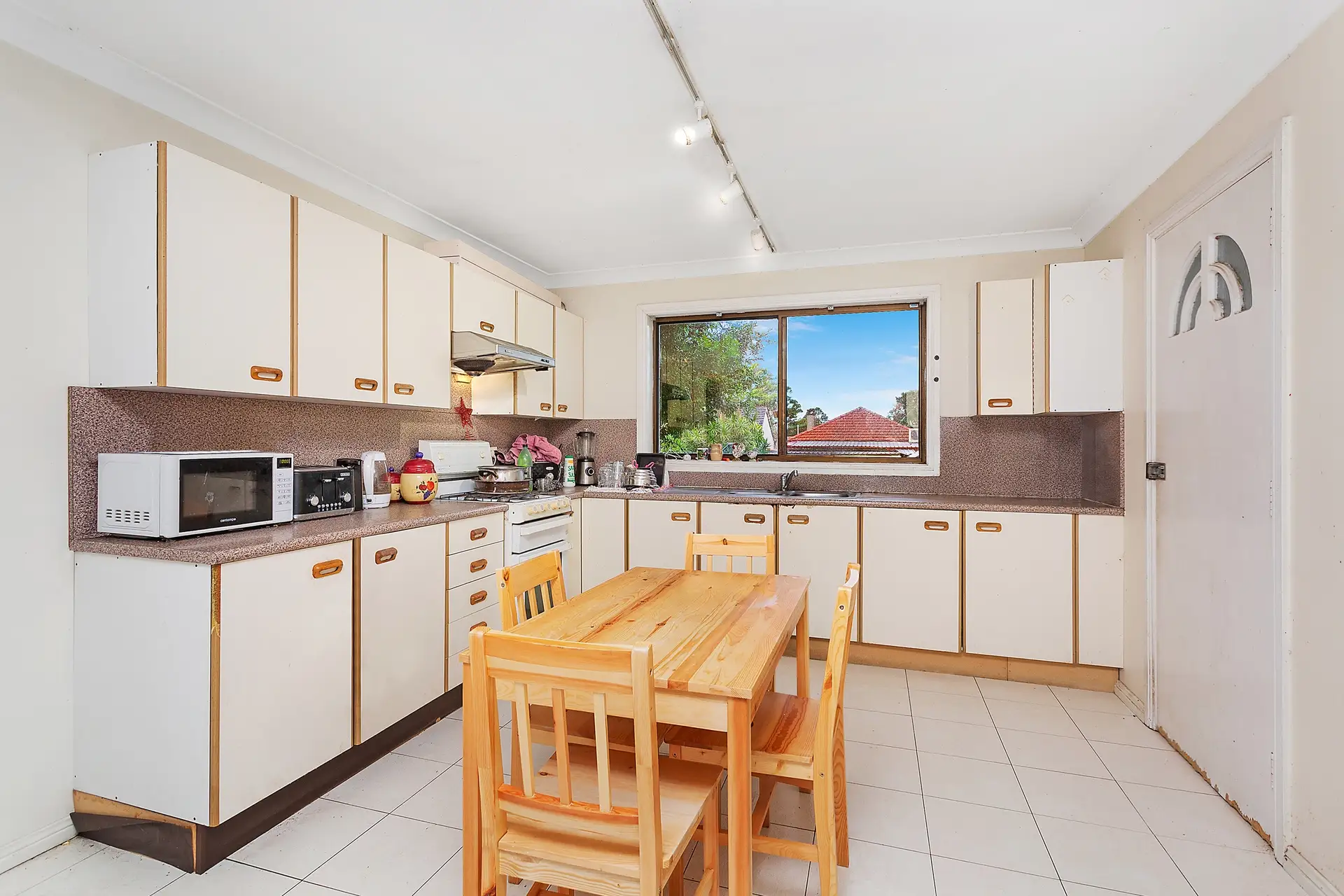 54 Croydon Avenue, Croydon Sold by Richard Matthews Real Estate - image 4