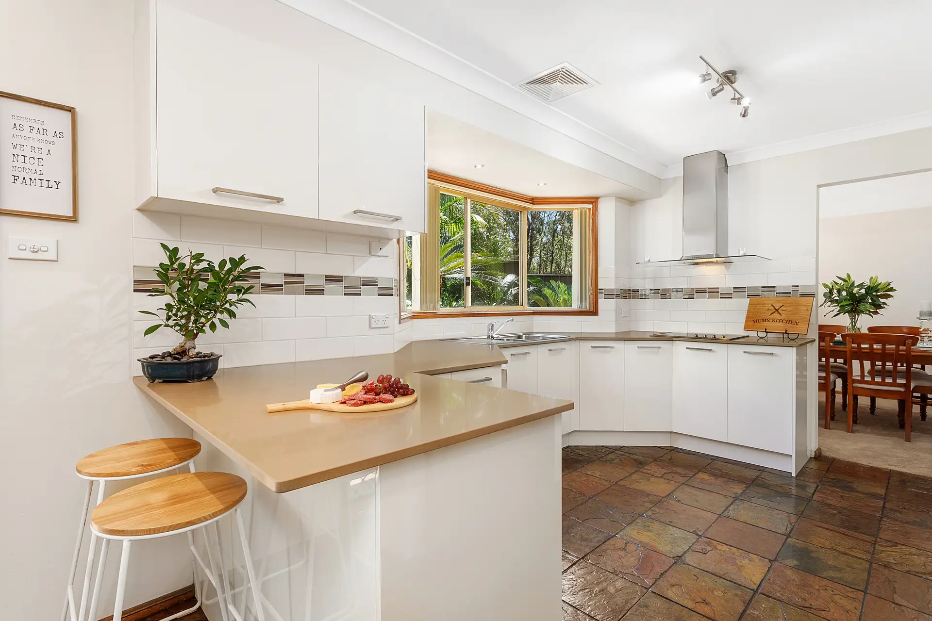 2 Georges Crescent, Georges Hall Sold by Richard Matthews Real Estate - image 4