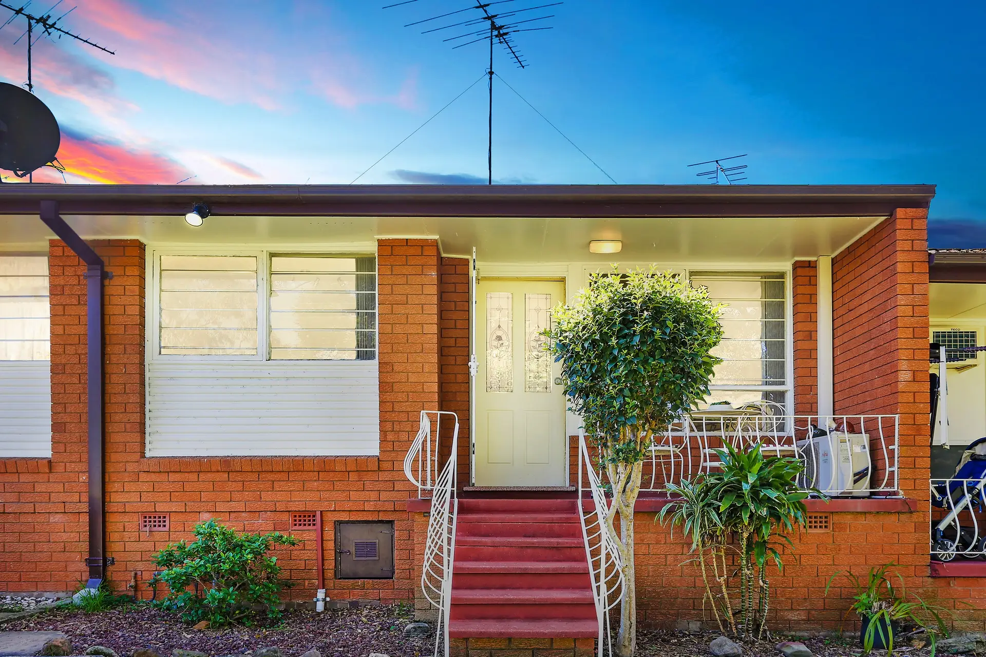 3/26a Christian Road, Punchbowl Sold by Richard Matthews Real Estate - image 1