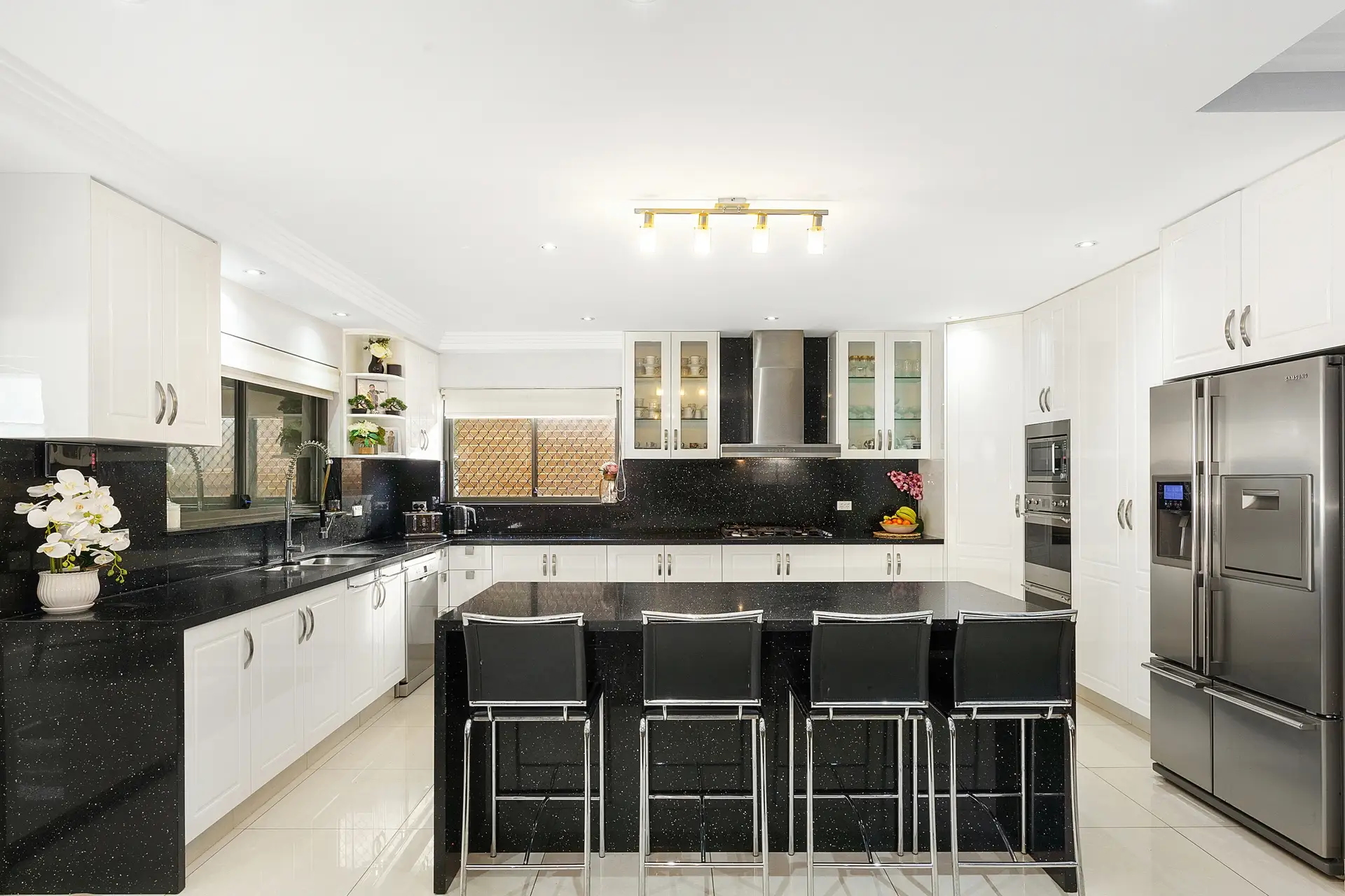 55 Broad Street, Bass Hill Sold by Richard Matthews Real Estate - image 3