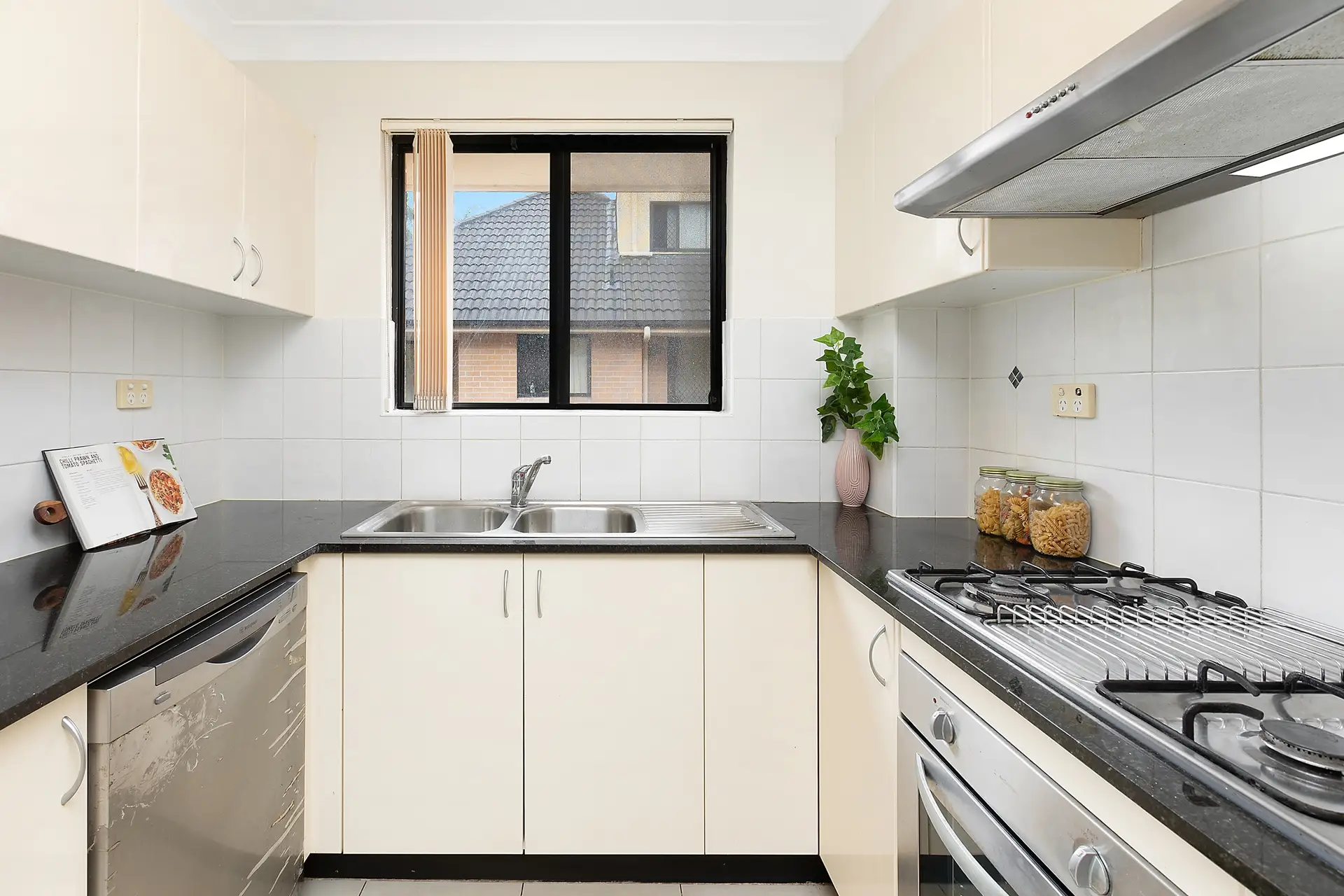 4/50-54 Henley Road, Homebush West Sold by Richard Matthews Real Estate - image 2