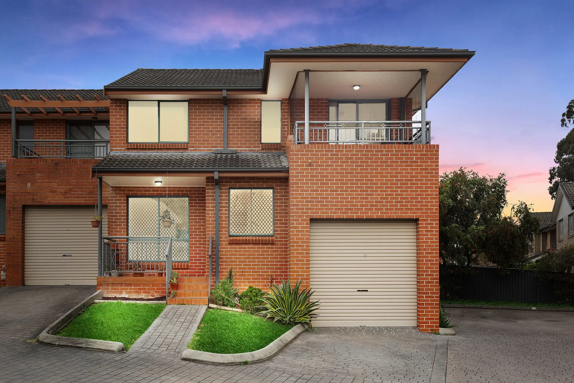 15/81 Bellevue Avenue, Georges Hall Sold by Richard Matthews Real Estate - image 1